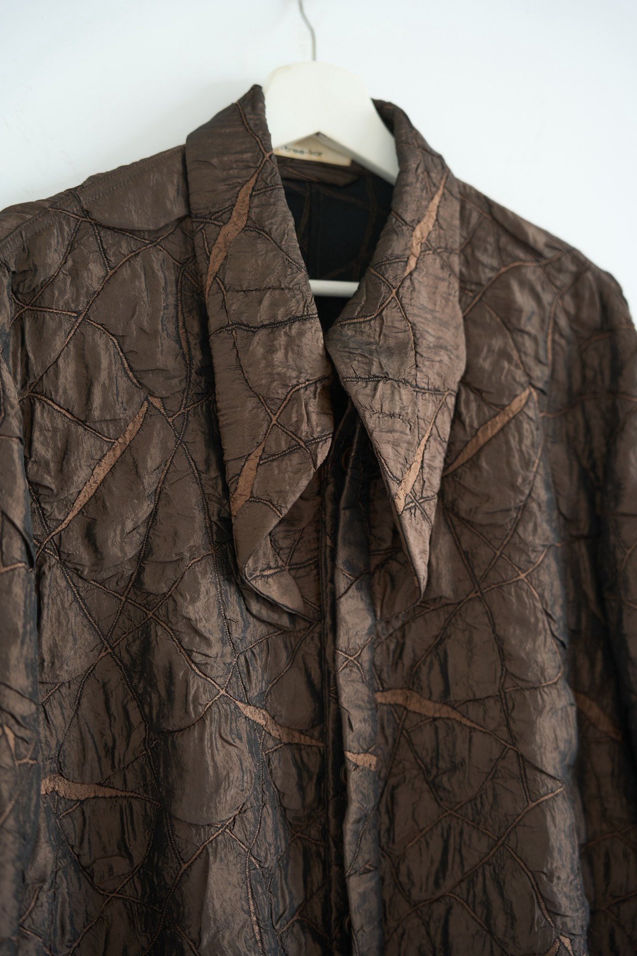 pet-tree-kor 23ss Leaf Fold Shirt — detail