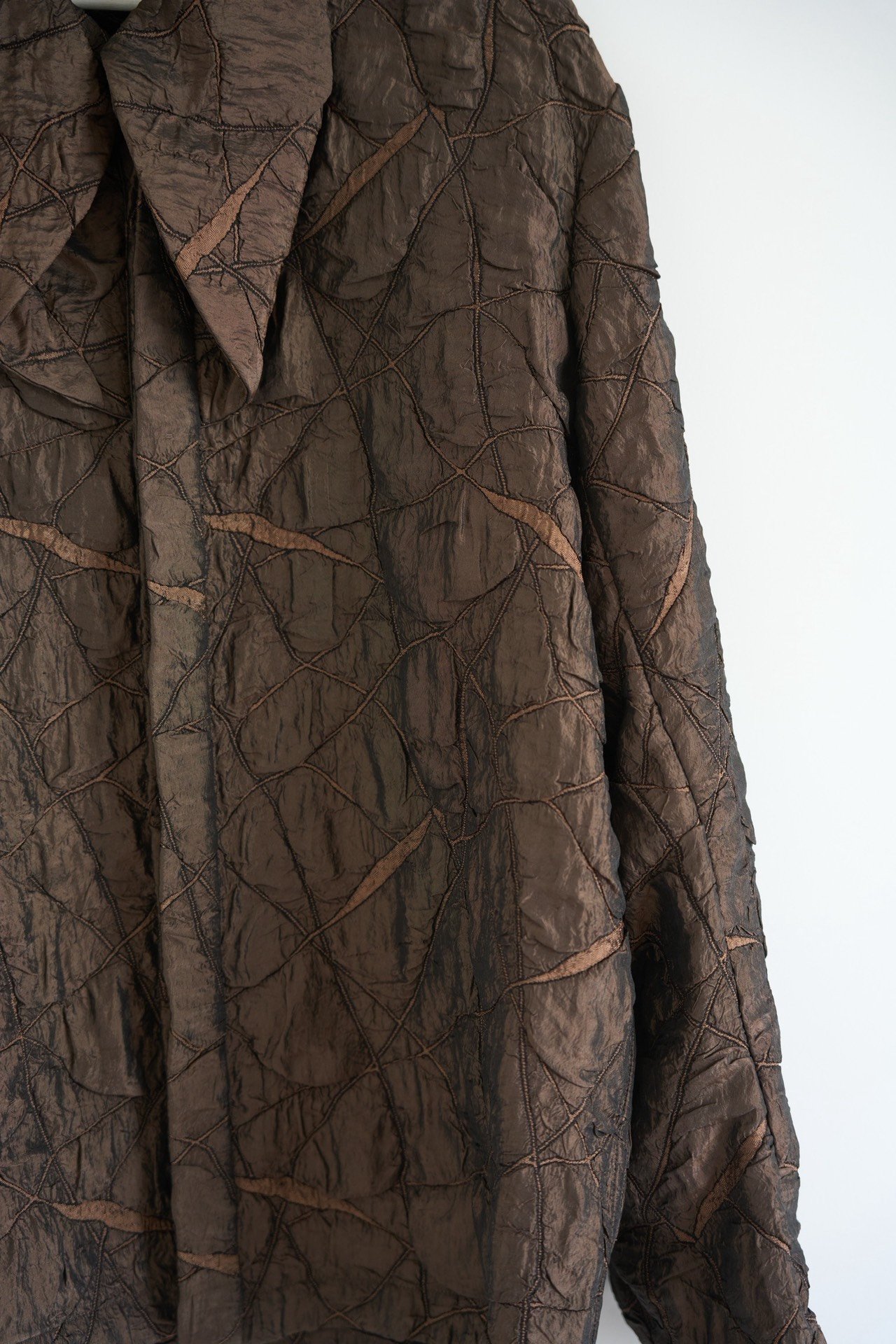 pet-tree-kor 23ss Leaf Fold Shirt — back