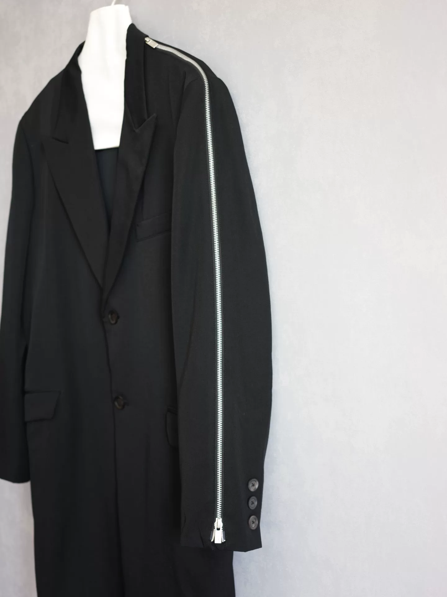 Yohji Yamamoto 19AW Replica Long Coat — label