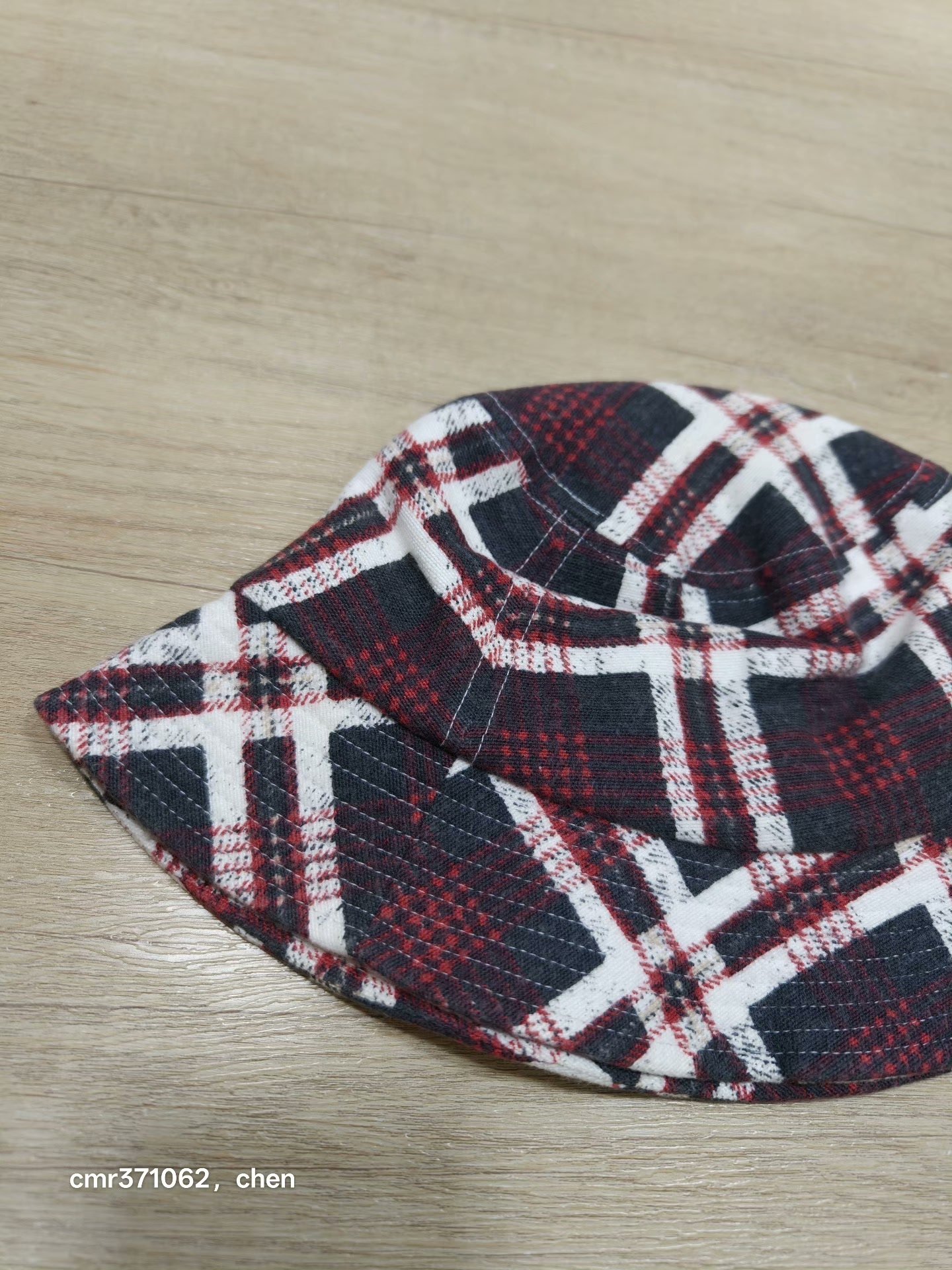 VISVIM 16SS DOME BUCKET HAT (PRINTED CHECK) — detail
