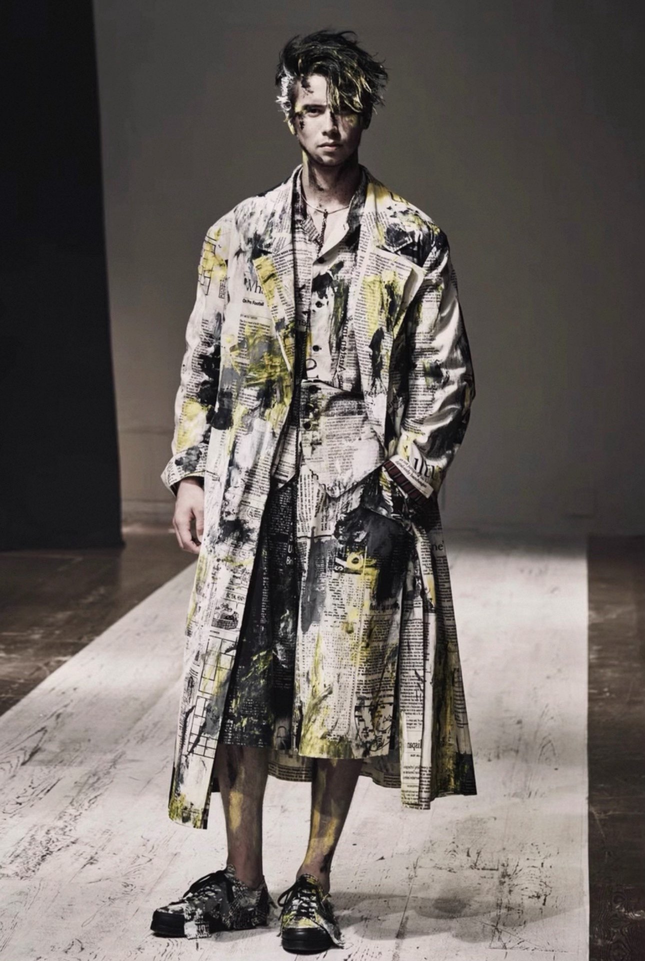 Yohji Yamamoto 22SS Newspaper Print Shirt — detail