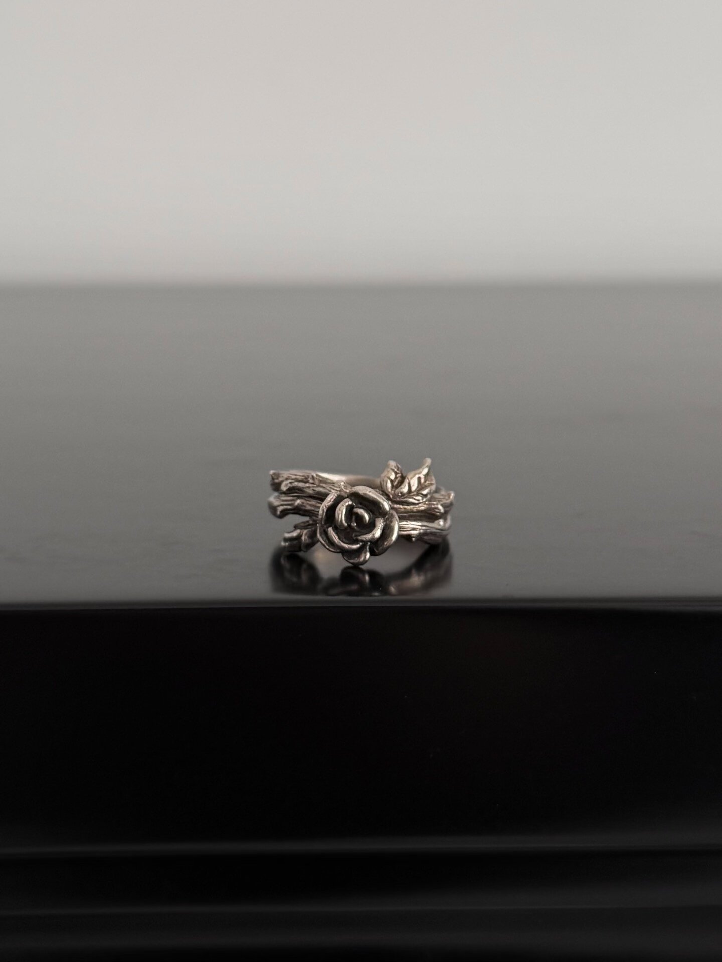 Jean Paul Gaultier Thorned Rose Ring Set — front