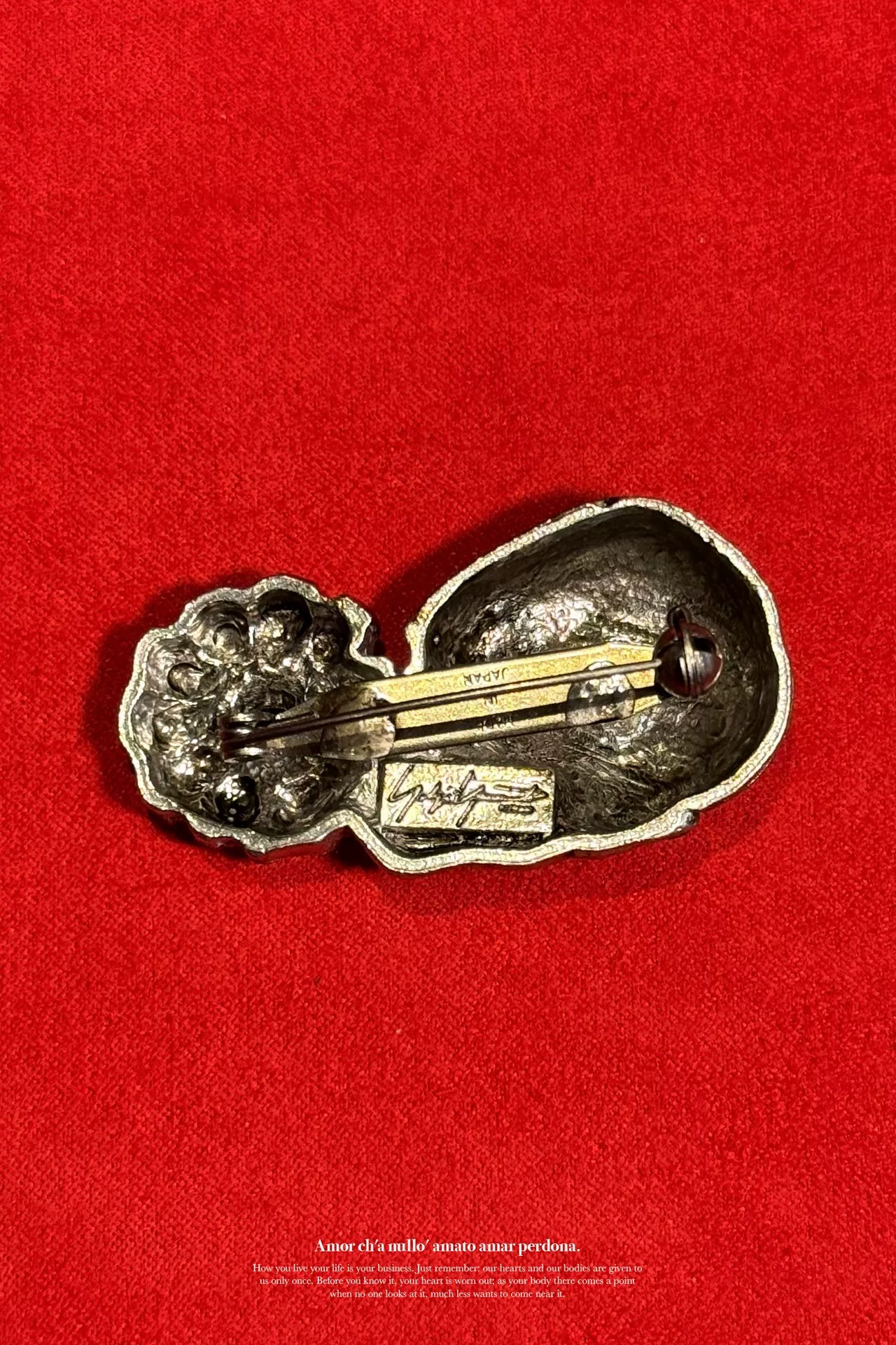 Yohji Yamamoto 2019ss Showa Women Brooch — detail