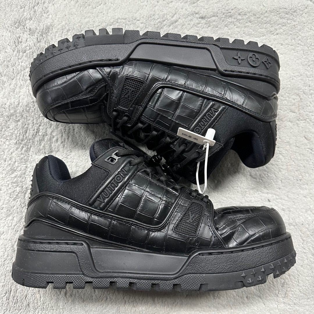 Louis Vuitton LV Trainer Maxi Crocodile — detail