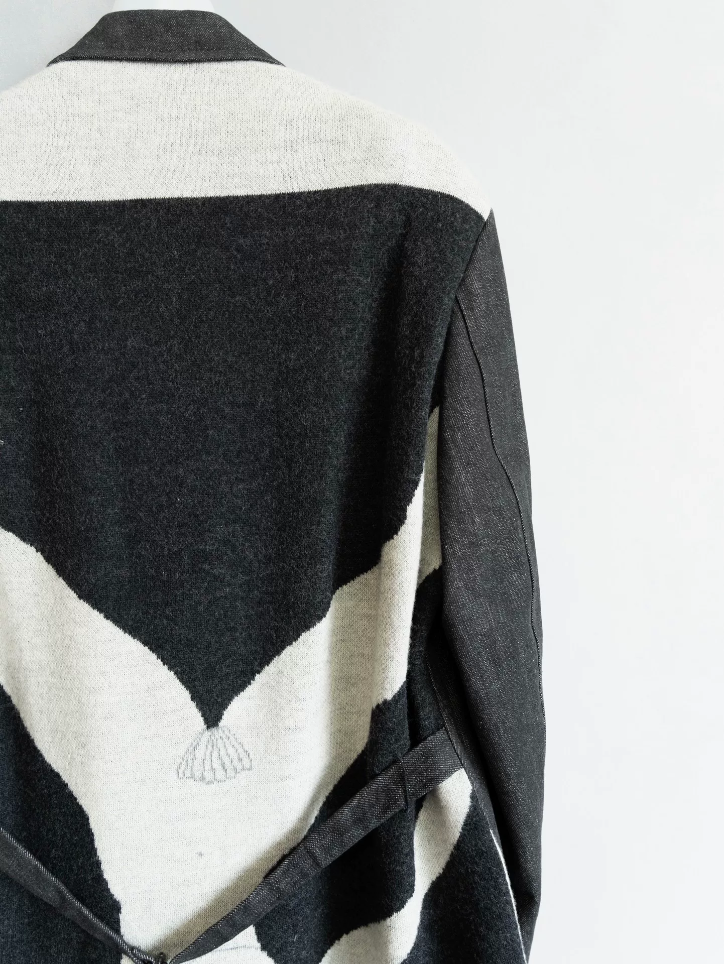 Yohji Yamamoto 07AW Cyborg 009 003 Coat — detail