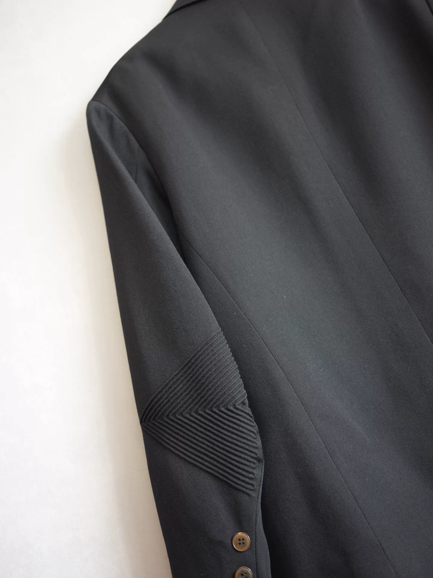 Yohji Yamamoto 96AW Ribbed Pleated Jacket — detail