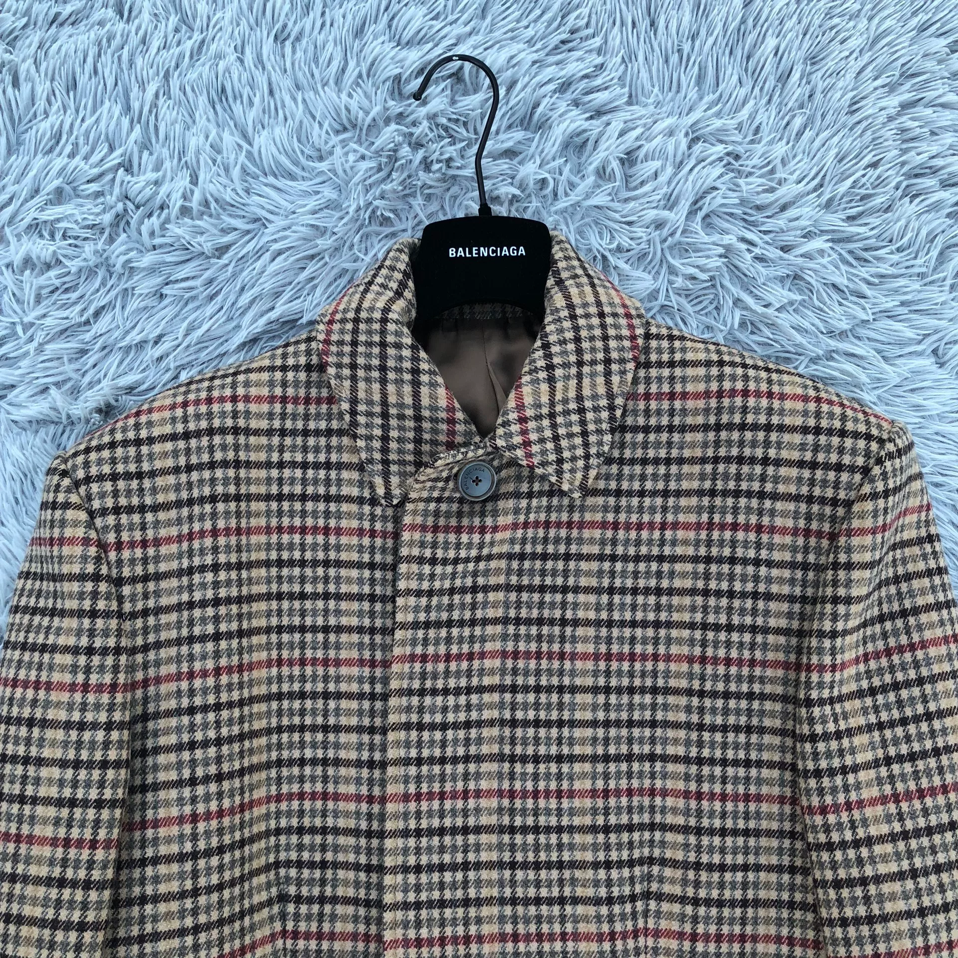 Balenciaga 17FW Houndstooth Wool Coat — detail