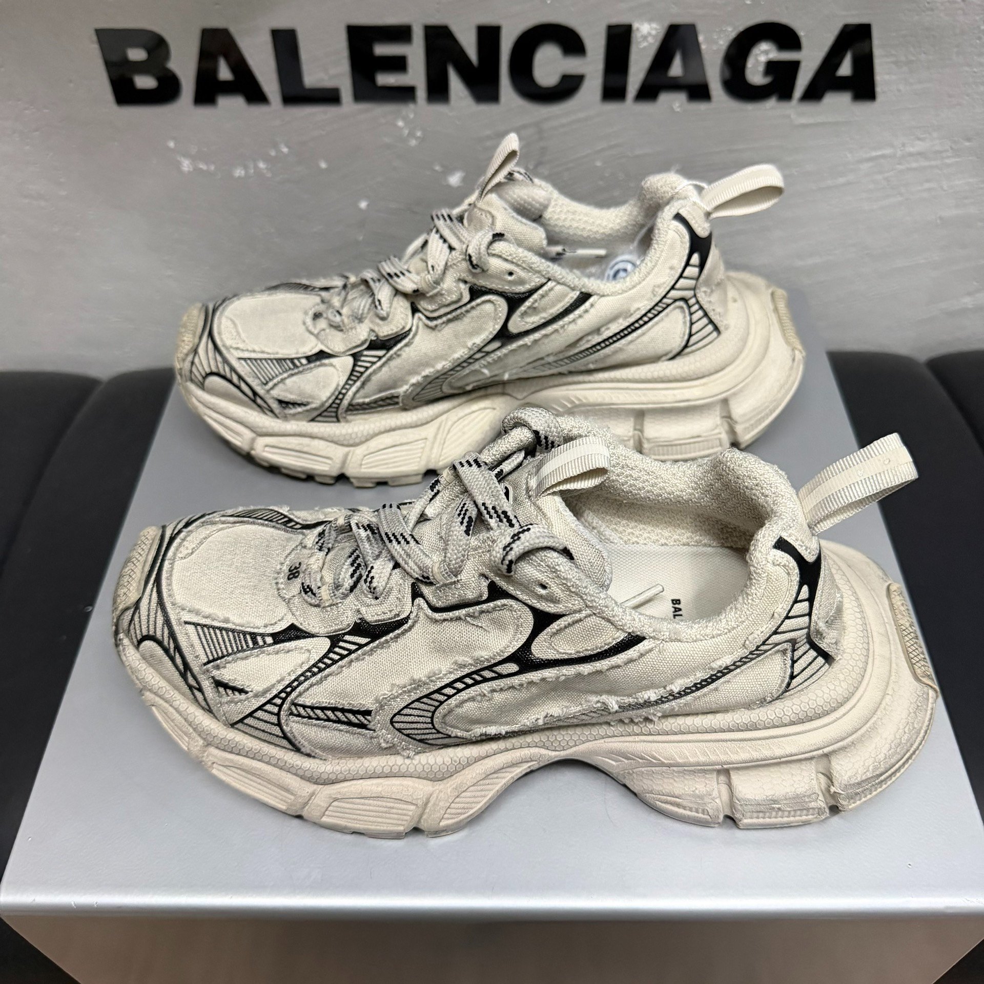Balenciaga 3XL Off-White Distressed Dad Shoes — detail