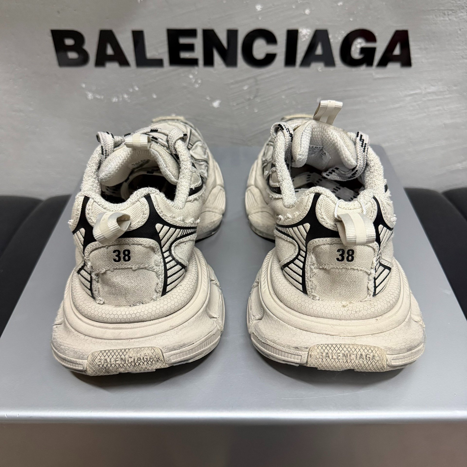 Balenciaga 3XL Off-White Distressed Dad Shoes — label