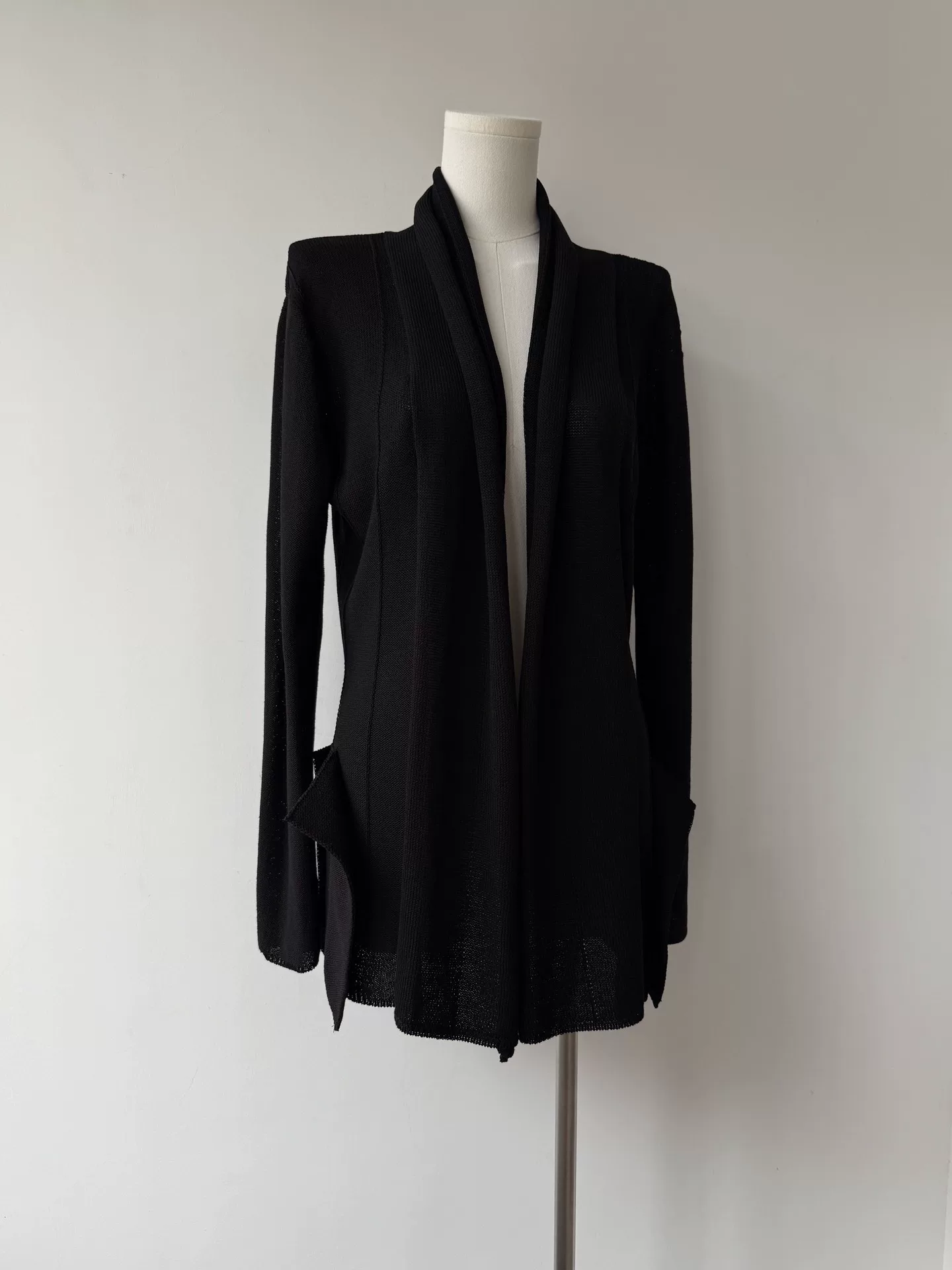 Yohji Yamamoto 18SS Asymmetric Unisex Cardigan — label
