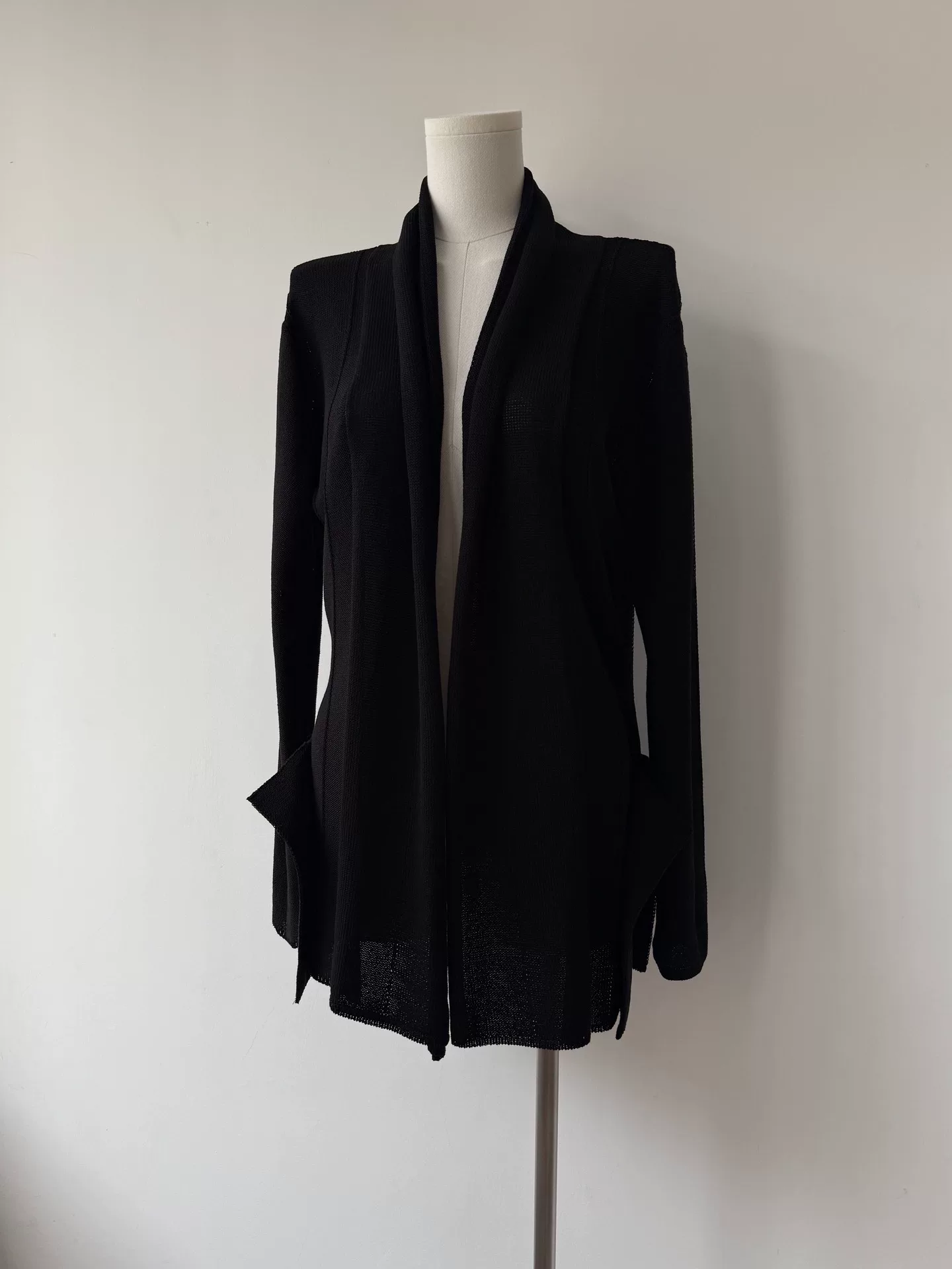 Yohji Yamamoto 18SS Asymmetric Unisex Cardigan — detail