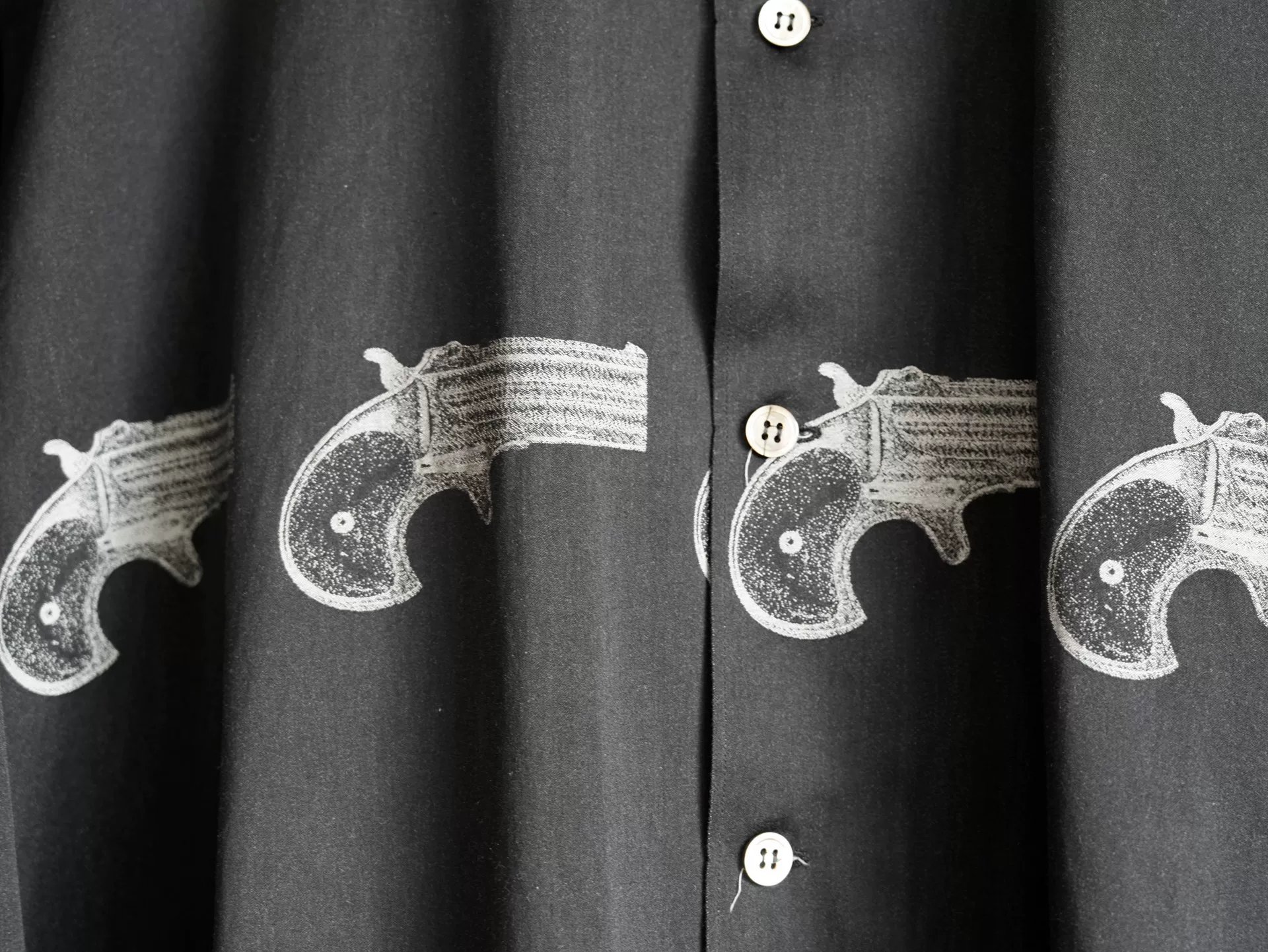 Yohji Yamamoto 87AW Pistol Shirt — detail