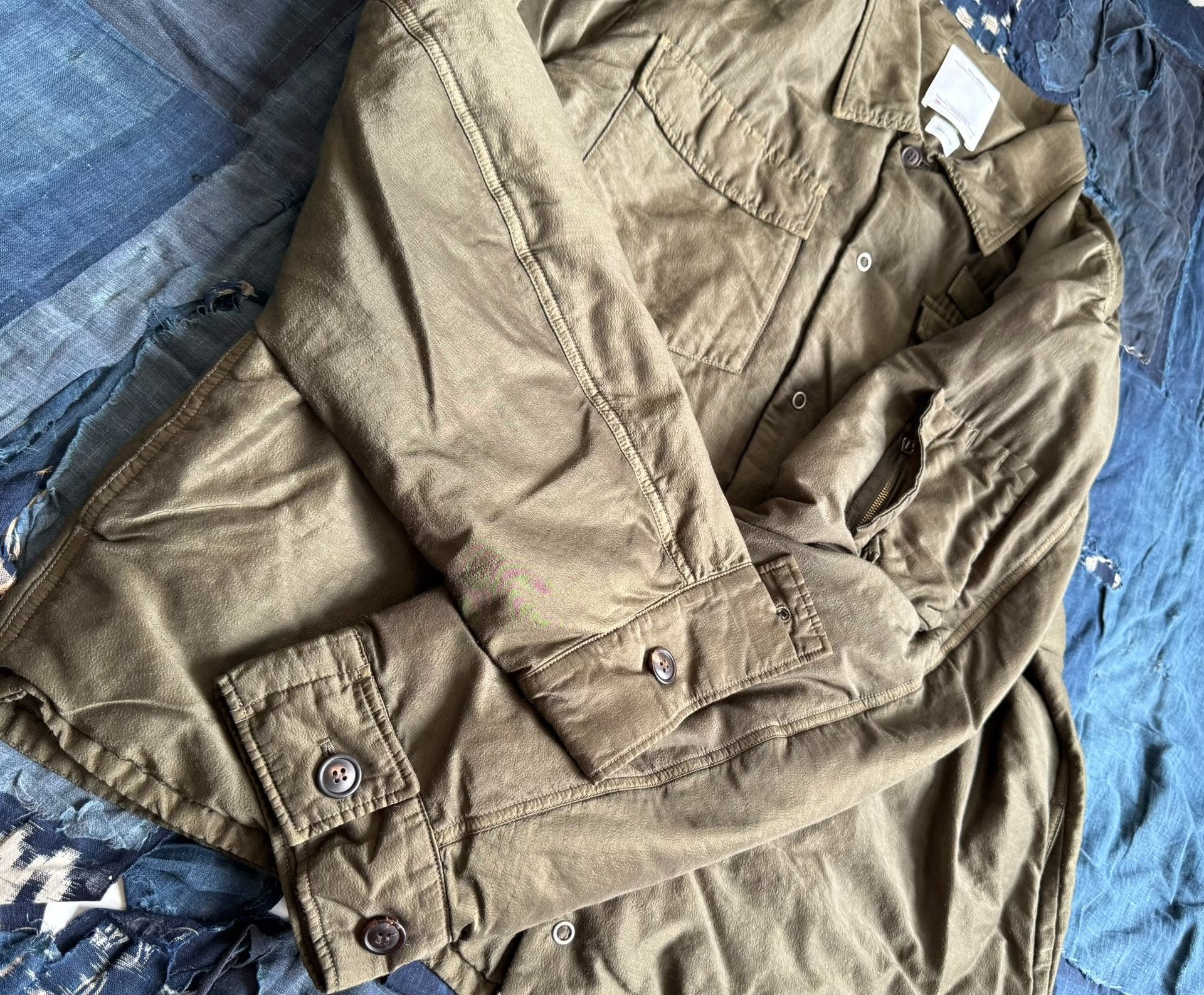VISVIM 23AW Heli Crew Down Shirt JKT — label