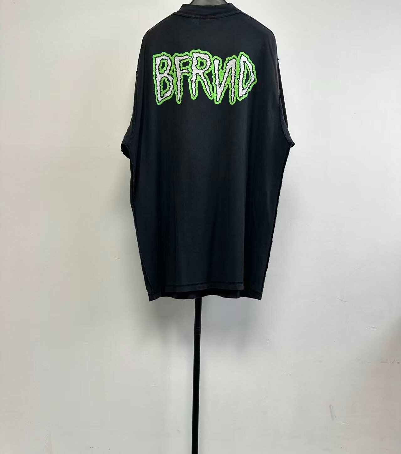 Balenciaga Red Logo Short-Sleeve Crewneck T-Shirt — front