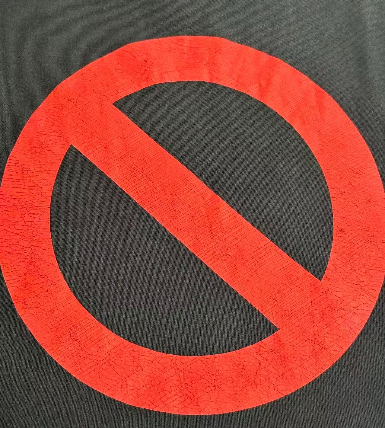 Balenciaga Red Logo Short-Sleeve Crewneck T-Shirt — detail
