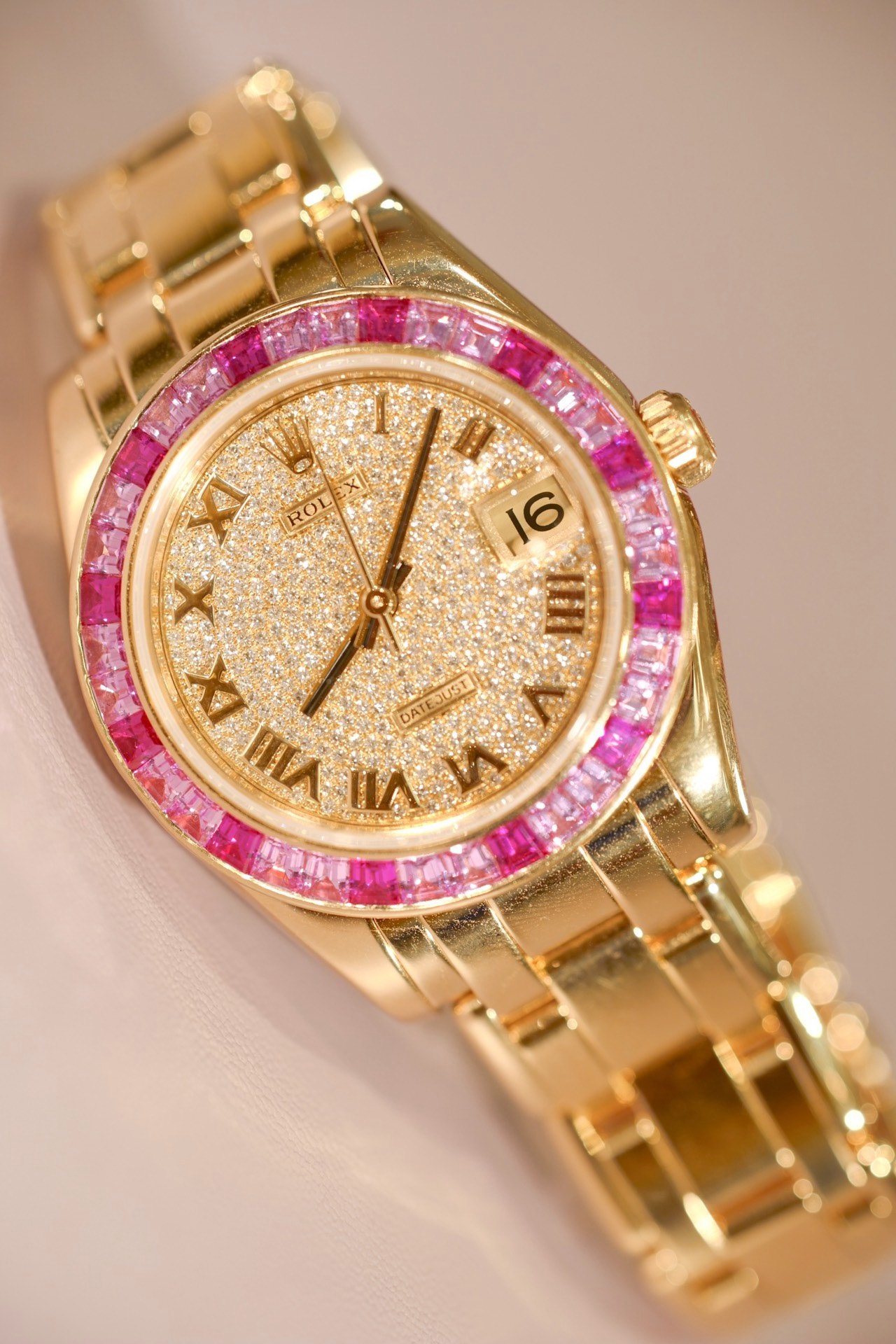 Rolex 81348 Pearlmaster Diamond Watch — detail