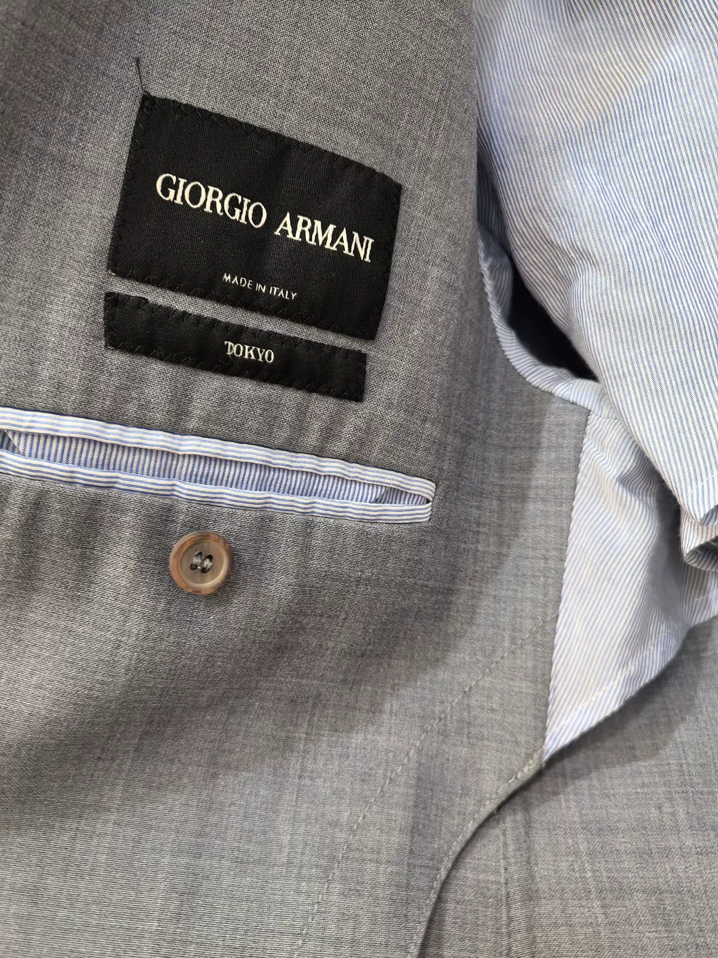 Giorgio Armani Gray Suit Jacket — detail