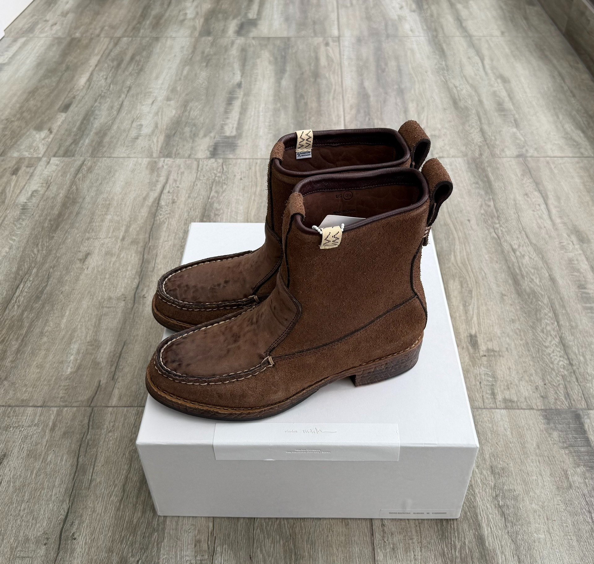 VISVIM NAKODA BOOTS-FOLK — front