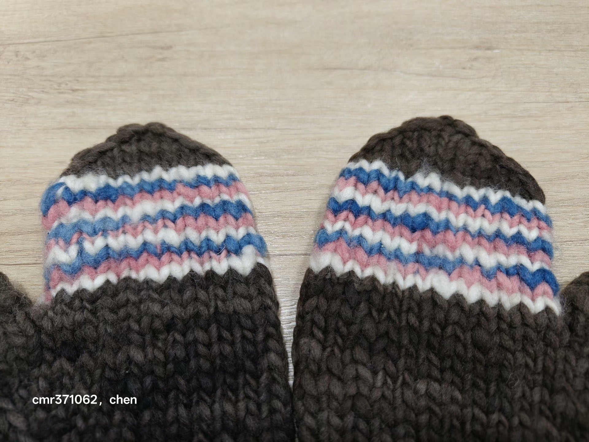 VISVIM 11AW Blanket Knit Mittens — label