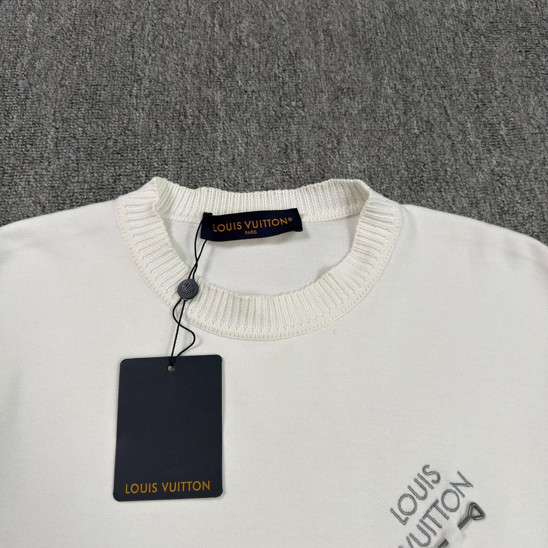 Louis Vuitton White Embroidered Logo T-shirt — detail