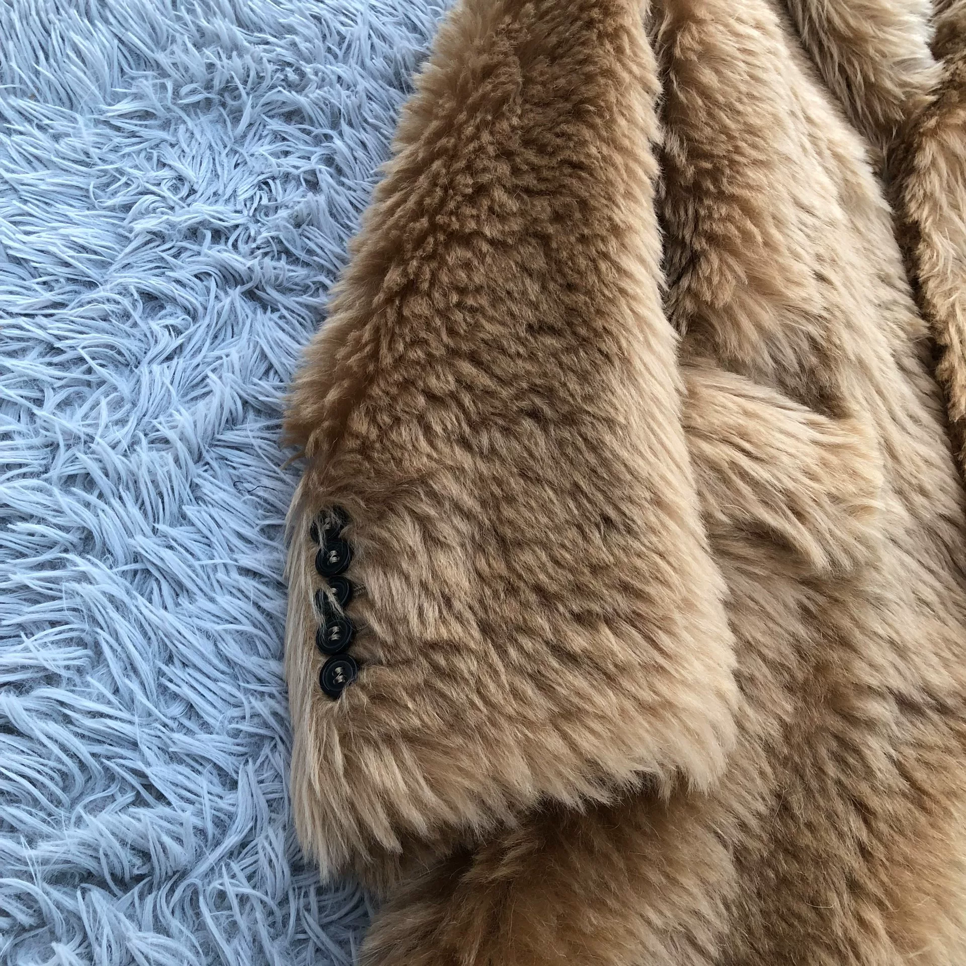 Saint Laurent 16FW Golden Fur Coat — detail