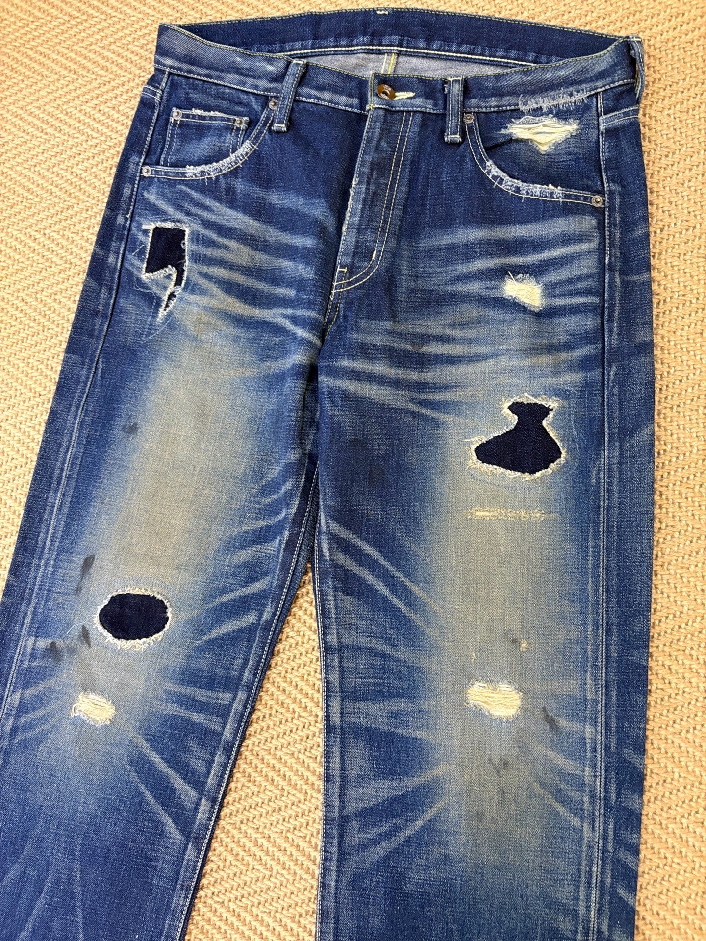 NEIGHBORHOOD 06 KNEEL Distressed Jeans — back