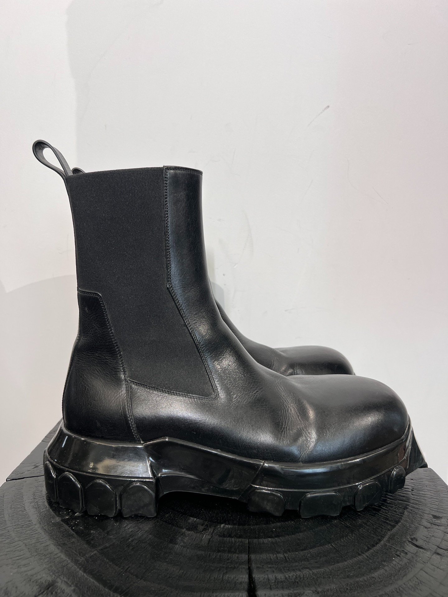Rick Owens Bozo Octopus Sole Chelsea Boots — front
