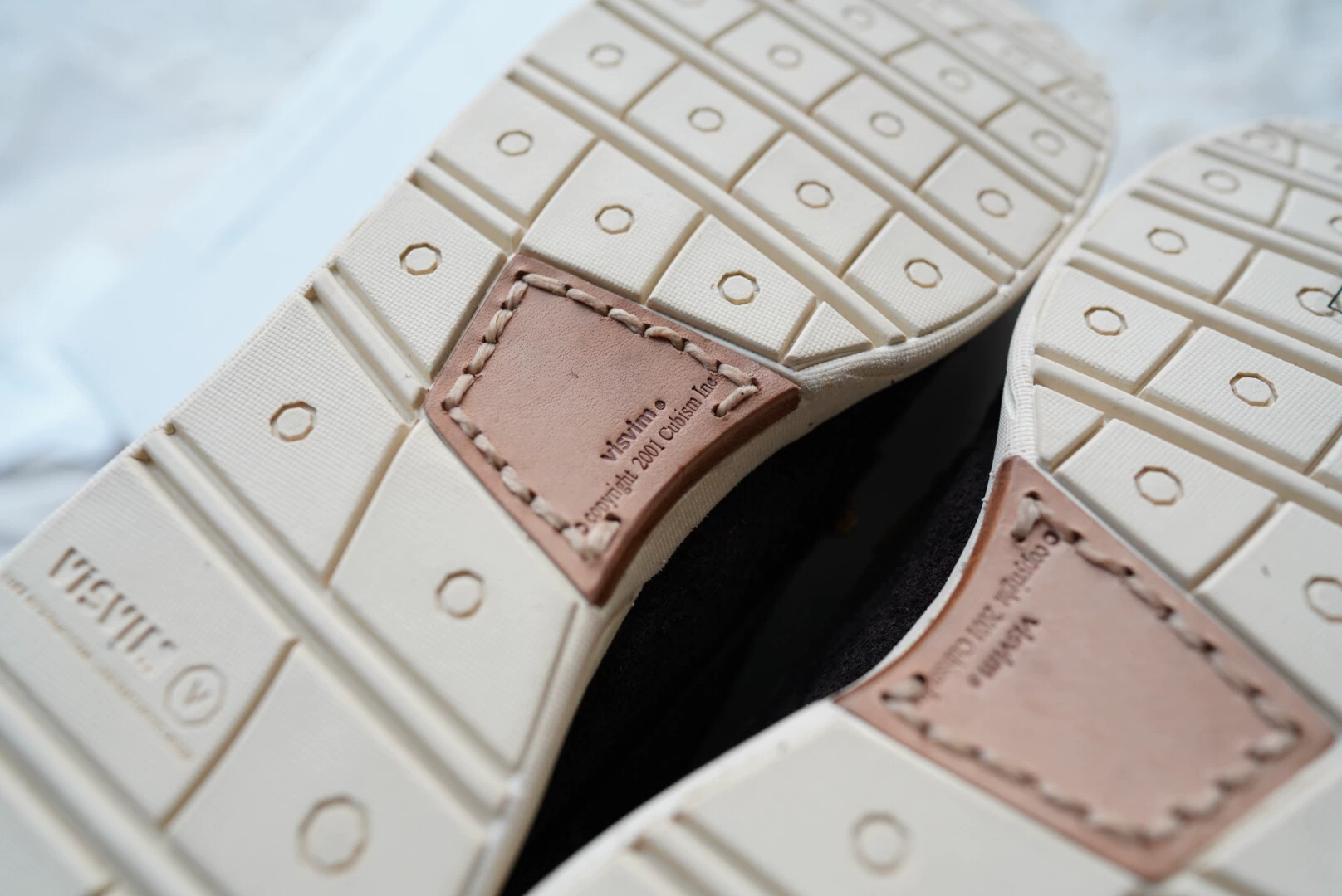 visvim yucca moc mid folk — label