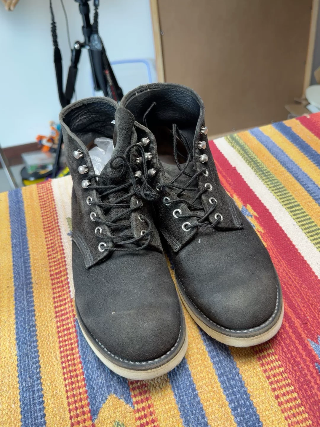 Redwing 8179 Suede Mid-Calf Boots — label