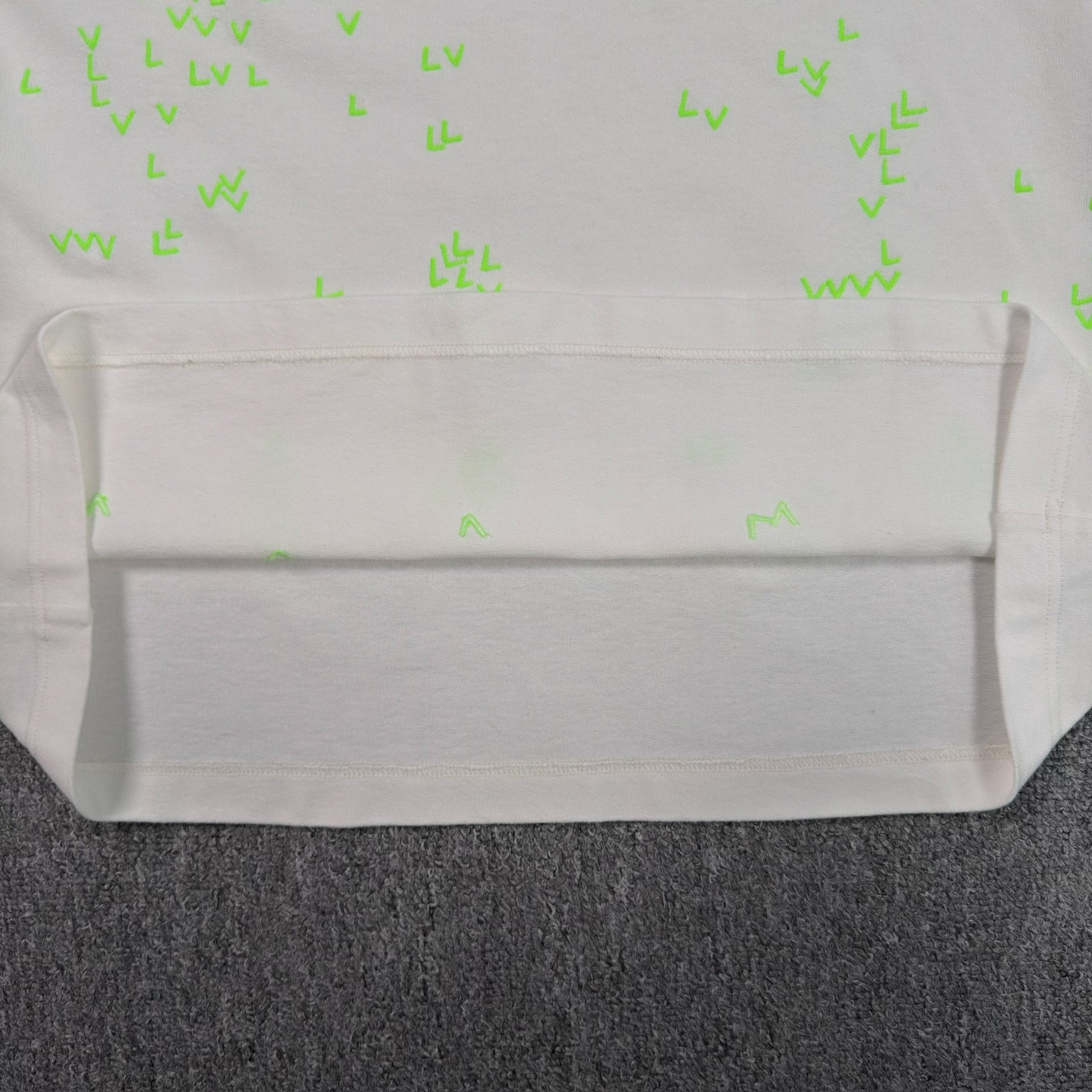 Louis Vuitton White LV Print Short-Sleeve Tee — label