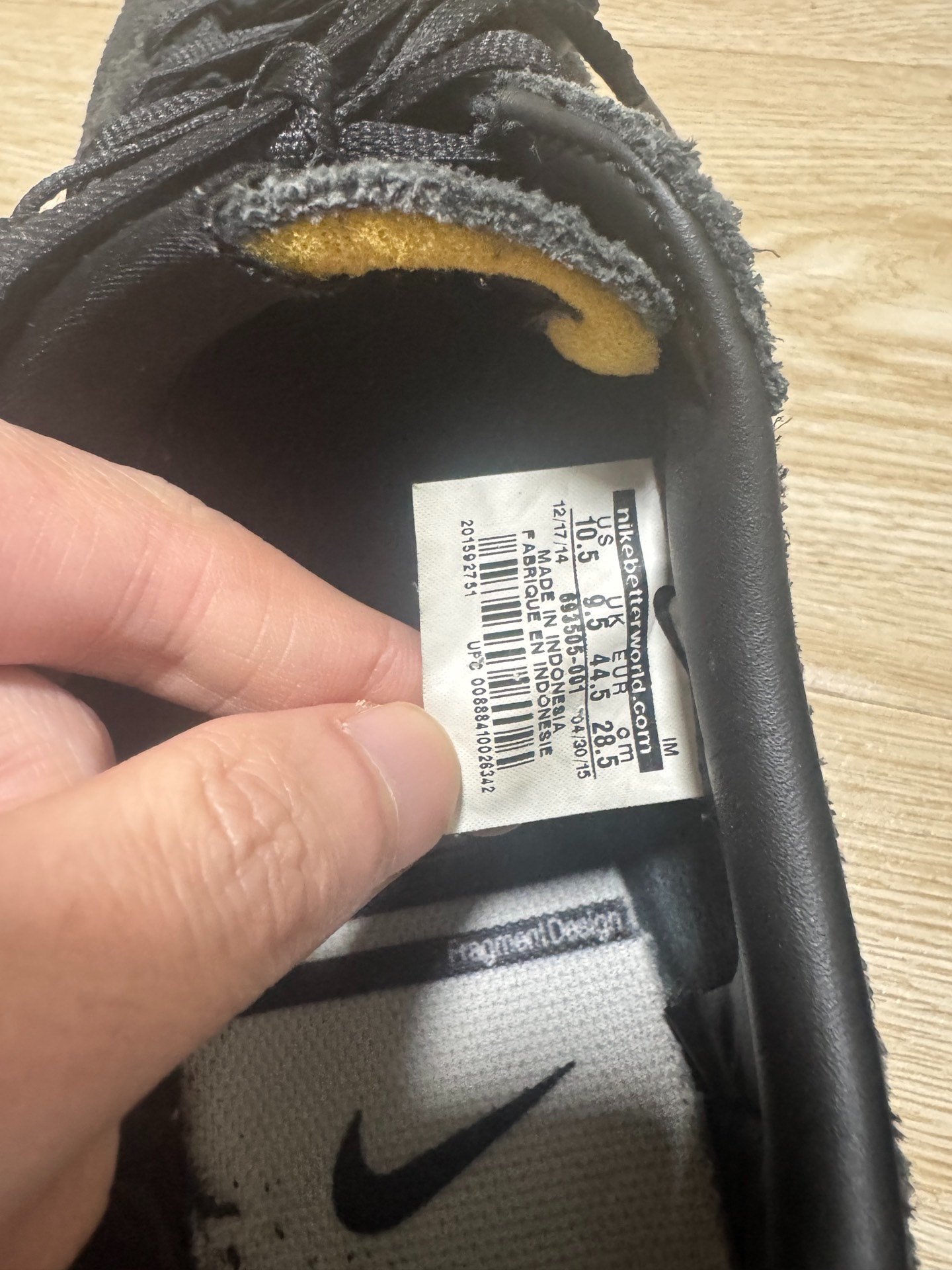 Nike Fragment Tennis Classic Low — label