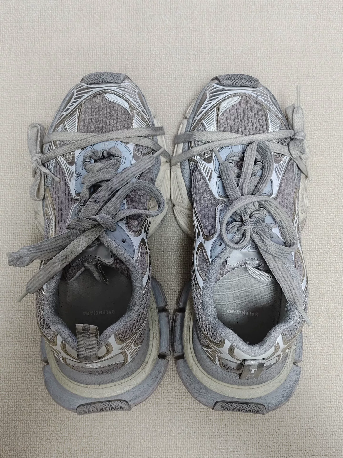 Balenciaga 3xl Low-Top Lace-Up Shoes — detail