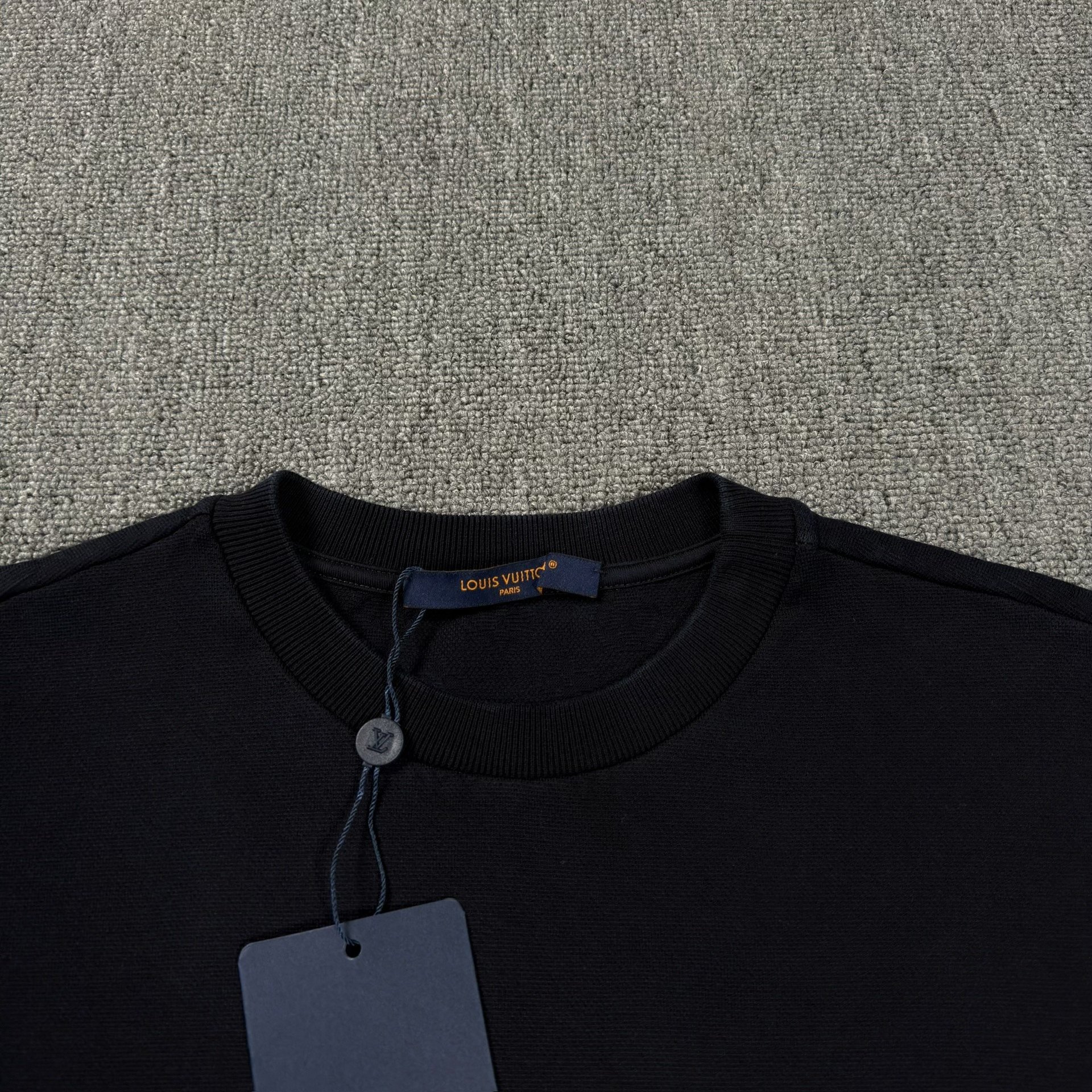 Louis Vuitton Chest Pocket Short-Sleeve T-Shirt — detail