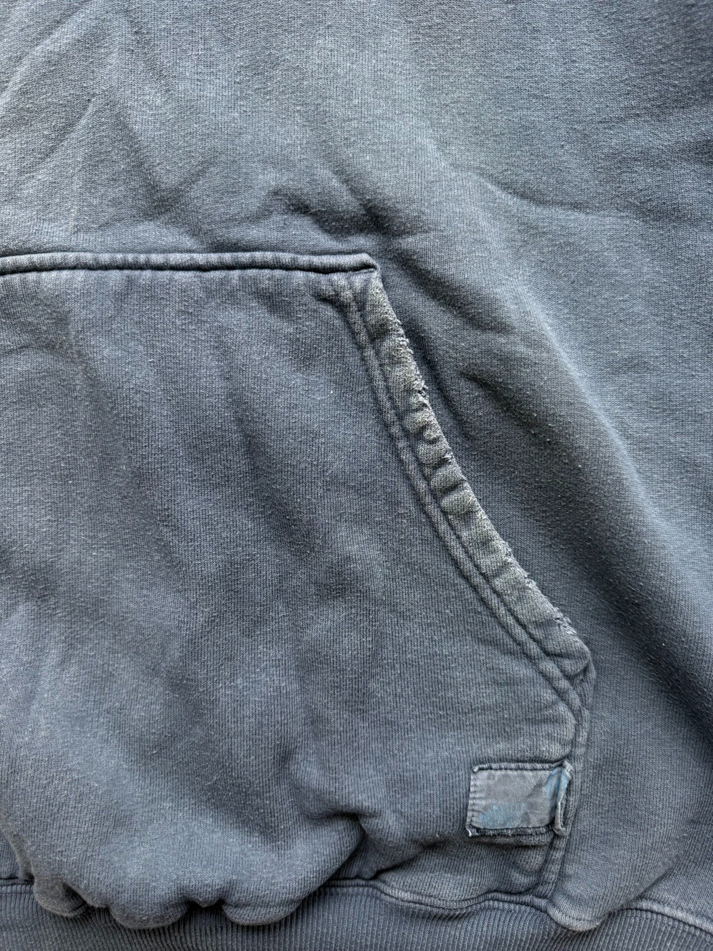 MADNESS 19AW Washed Sweatshirt — label
