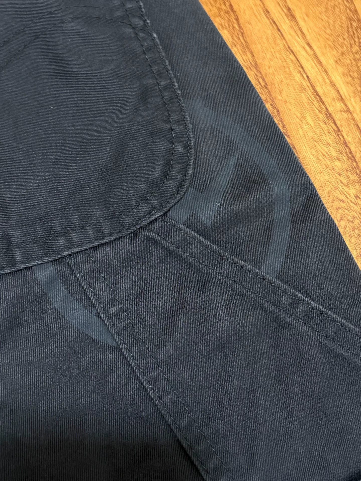 Levis Fenom Chino Cropped Pants — label