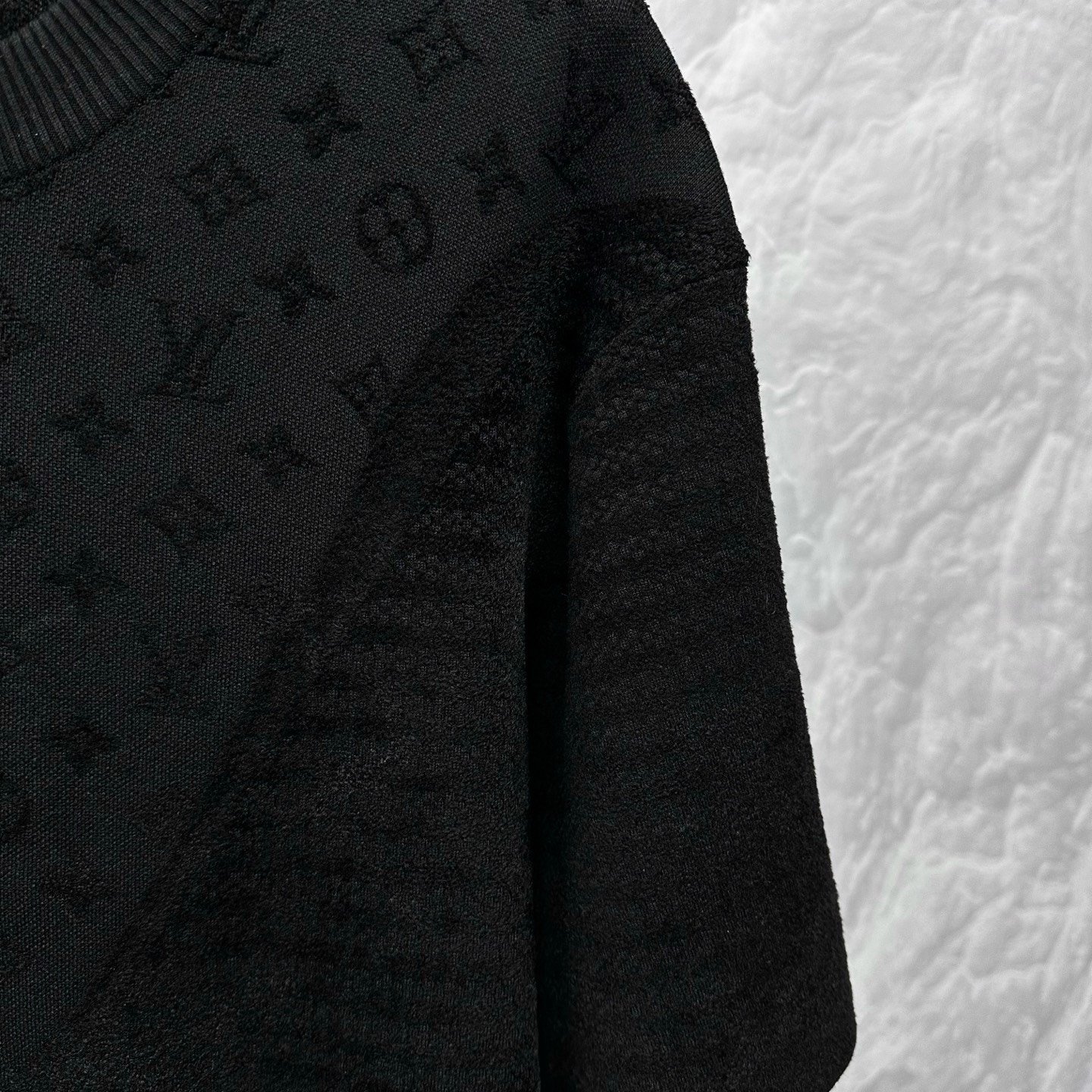Louis Vuitton SS25 Flocked Jacquard Short Sleeve — detail