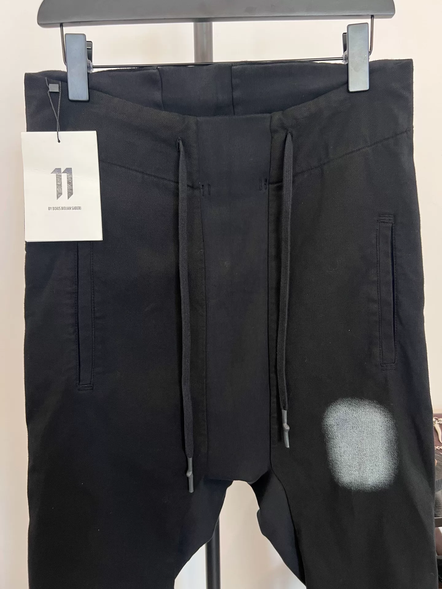 Boris Bidjan Saberi Ink-Splatter Drop-Crotch Pants — detail