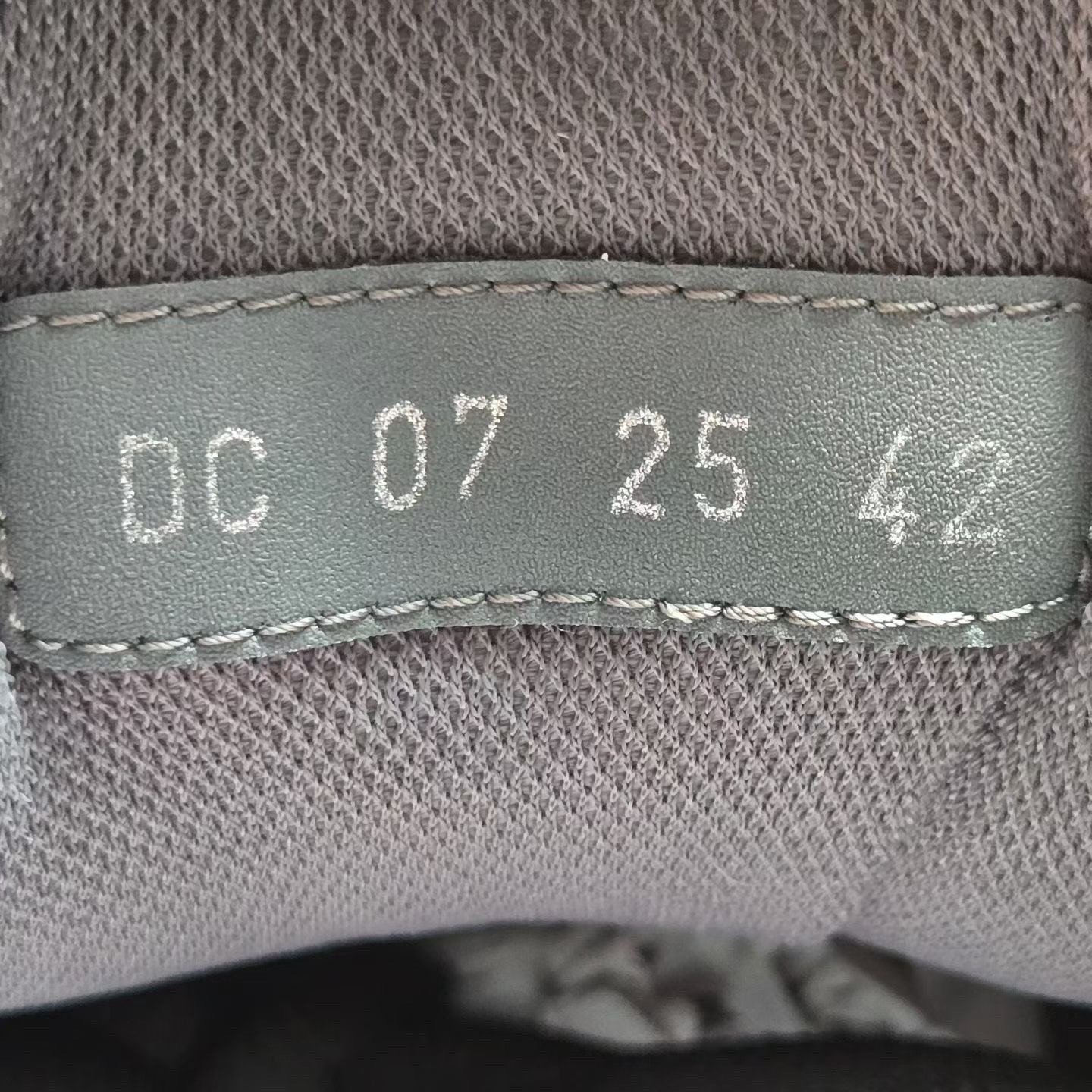 Dior B35 Black Gray Sneakers — label
