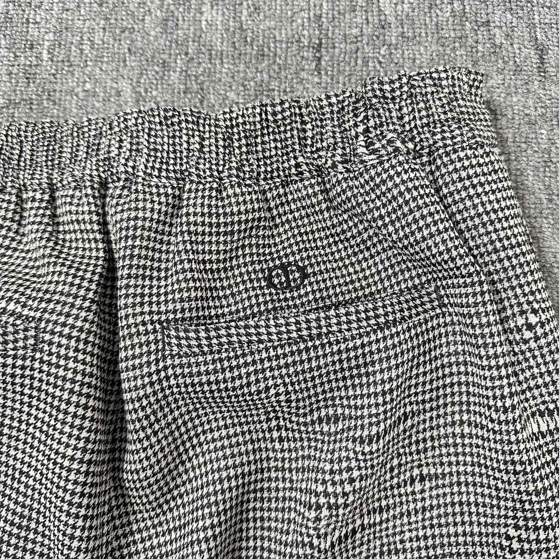 Dior Houndstooth Wool Pants — label