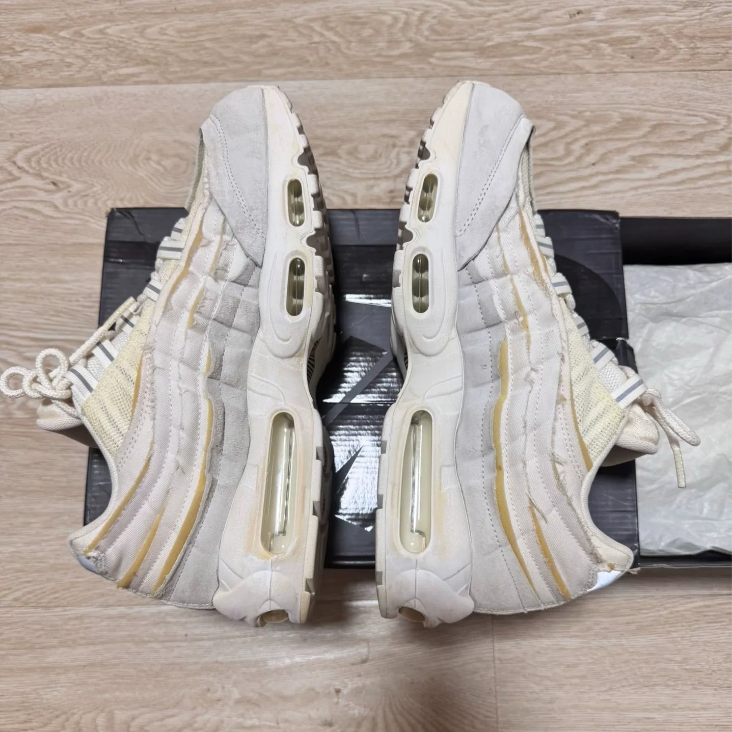 CDG x Nike AirMax95 Sneakers — detail