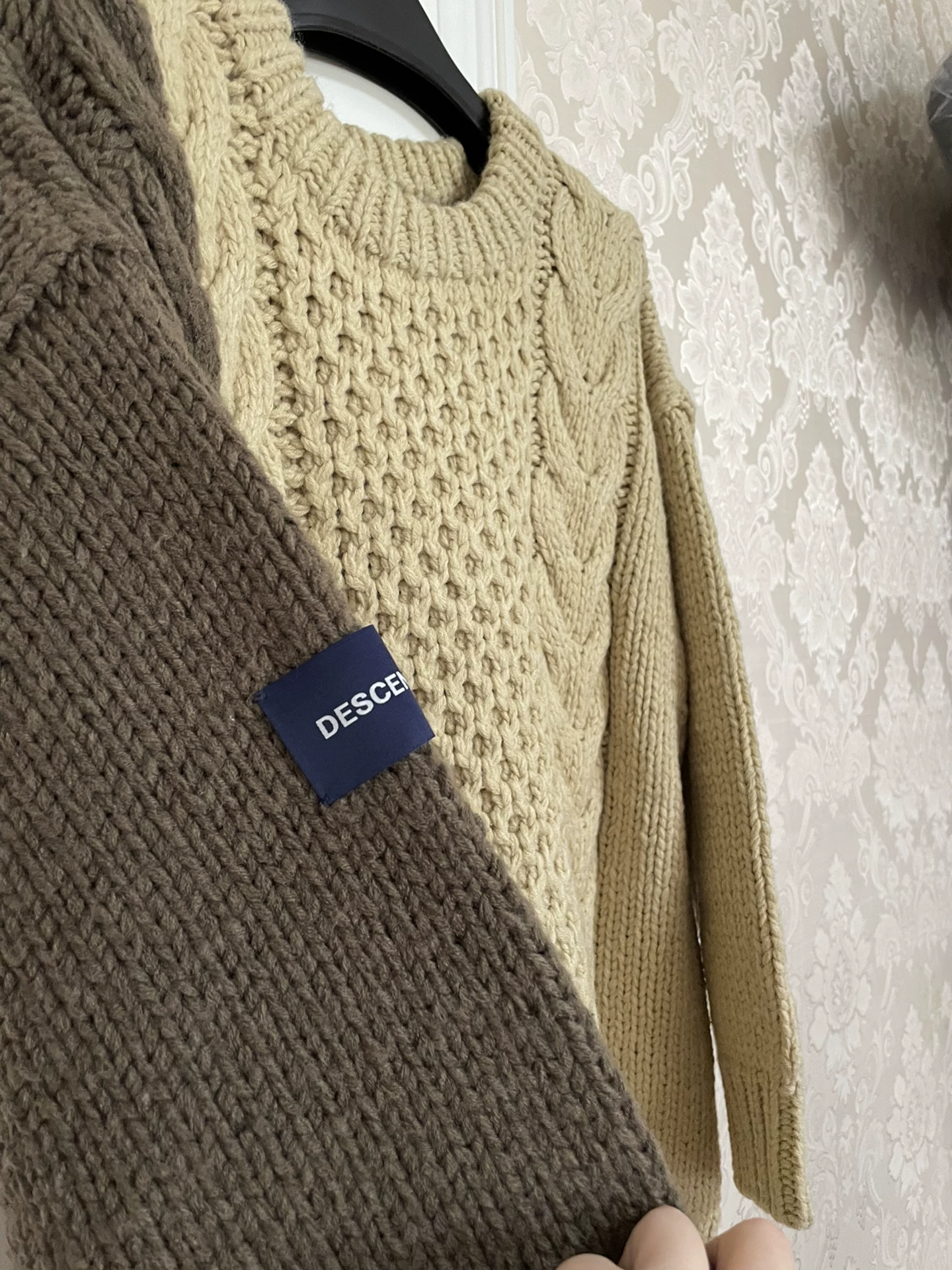 Descendant Aran Wool Knit 19FW — label