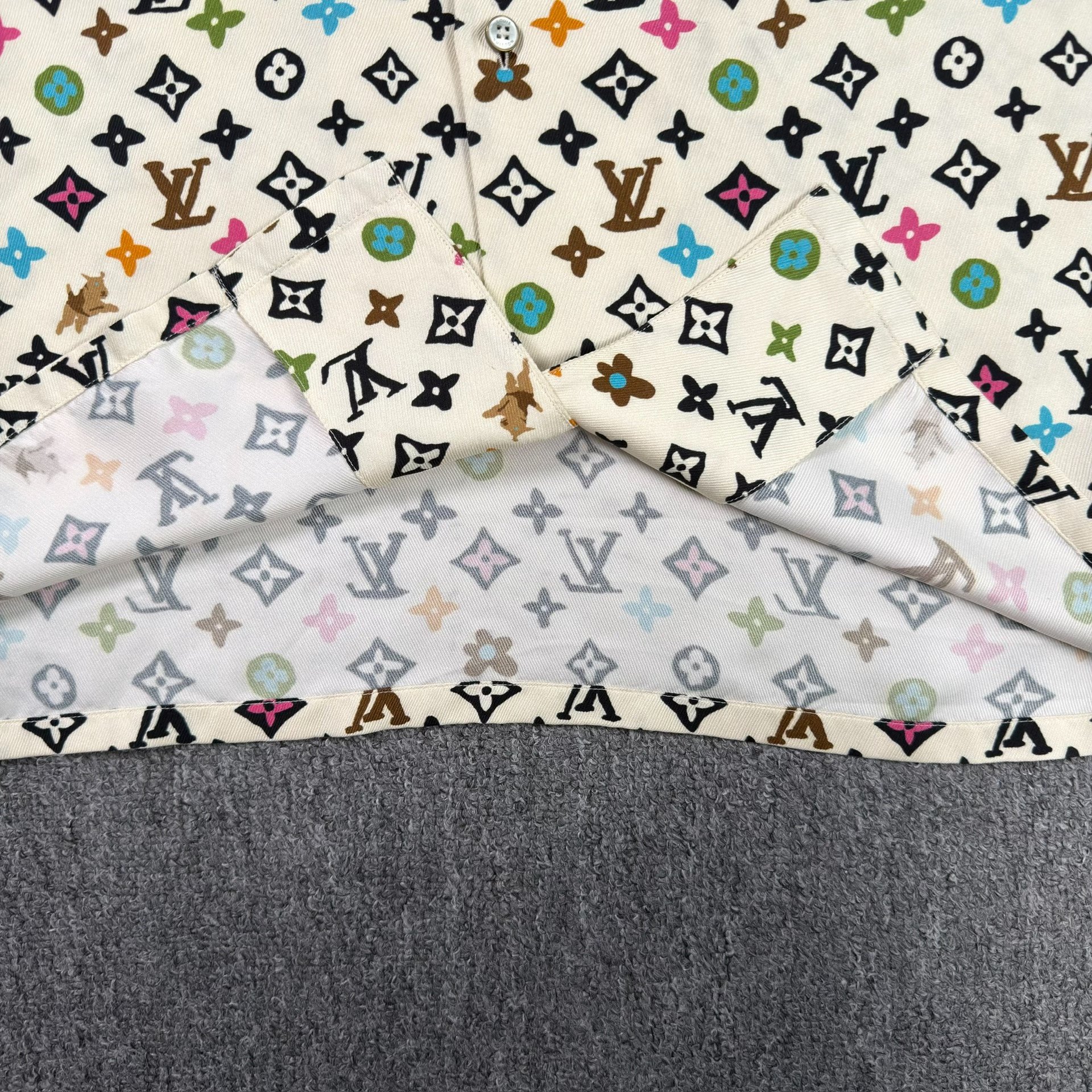 LV Monogram Off-white Short-sleeve Shirt — label