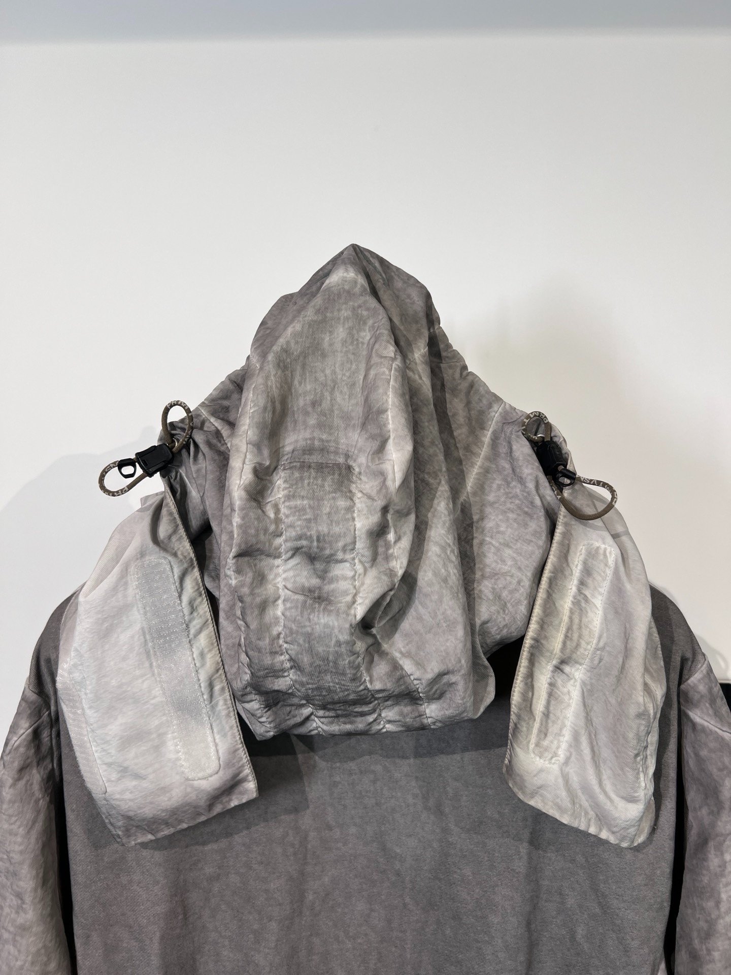 Hamicus Distressed Oversized Gray Hoodie — detail