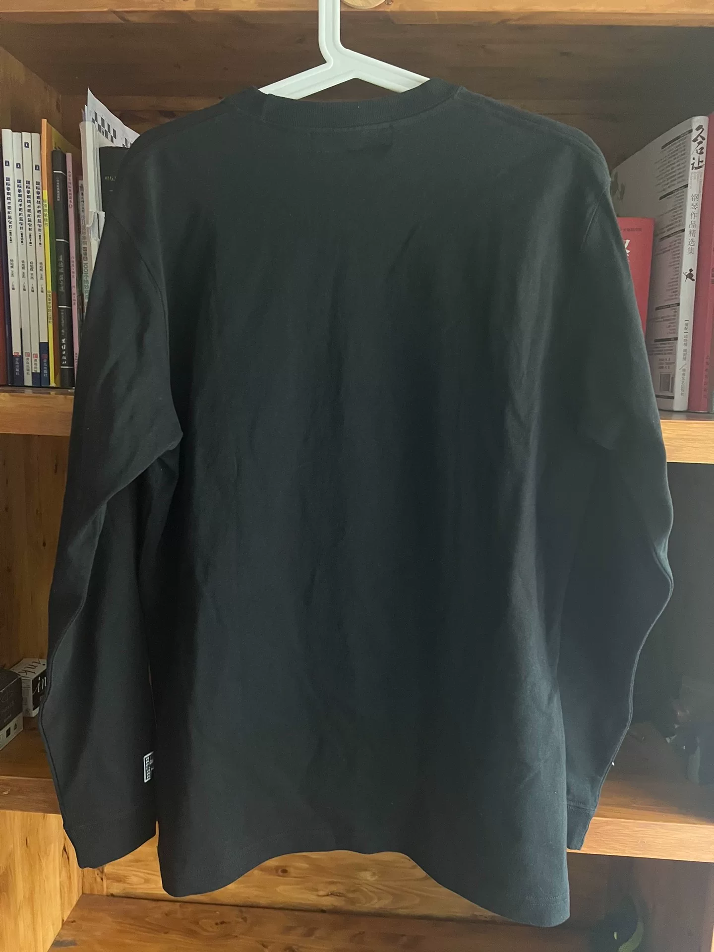 Fdmtl Black Long-Sleeve Sweatshirt — label