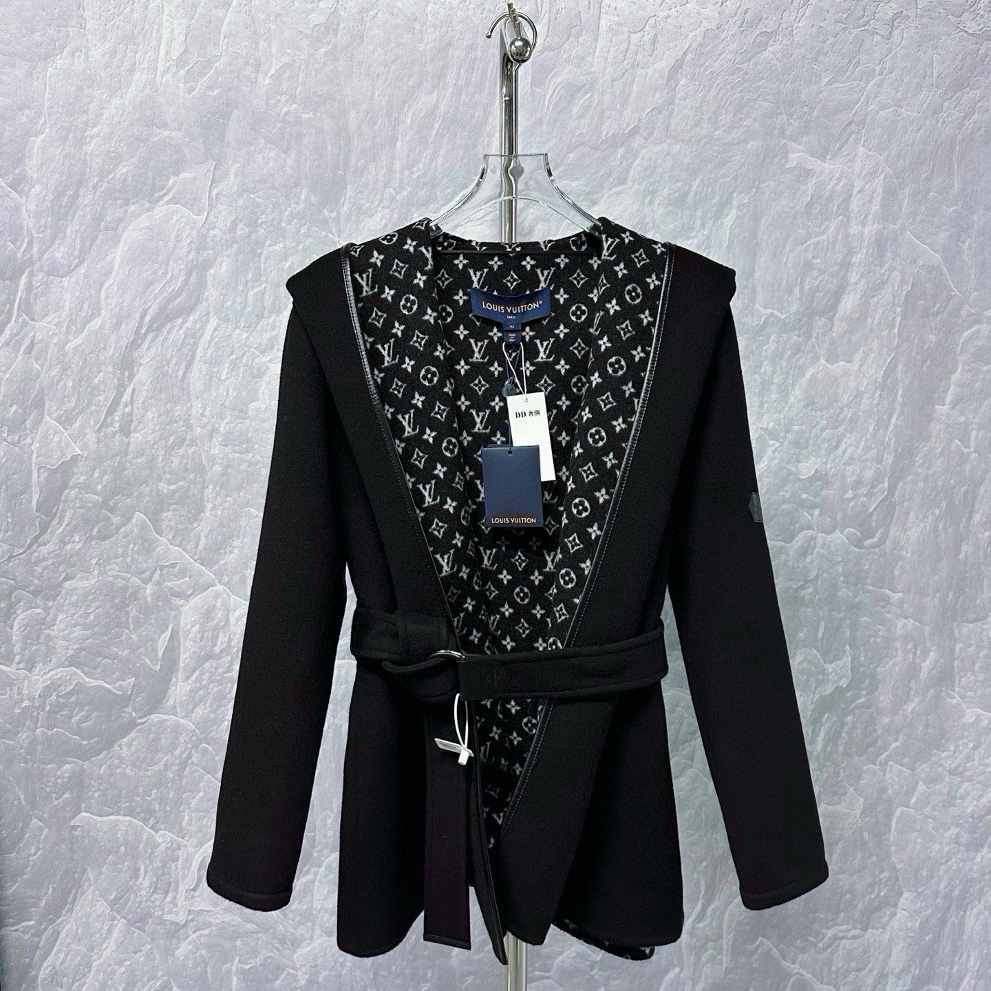 Louis Vuitton Monogram Lining Hooded Coat — detail