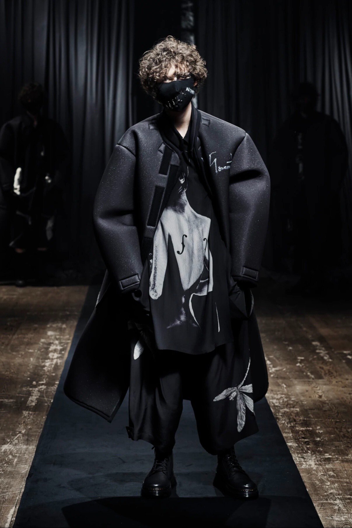 Yohji Yamamoto 21AW Space Cotton Coat — detail
