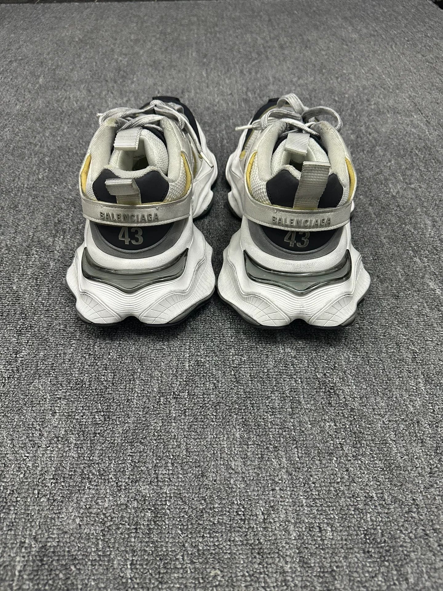 Balenciaga Dad Shoes Size 43 — label