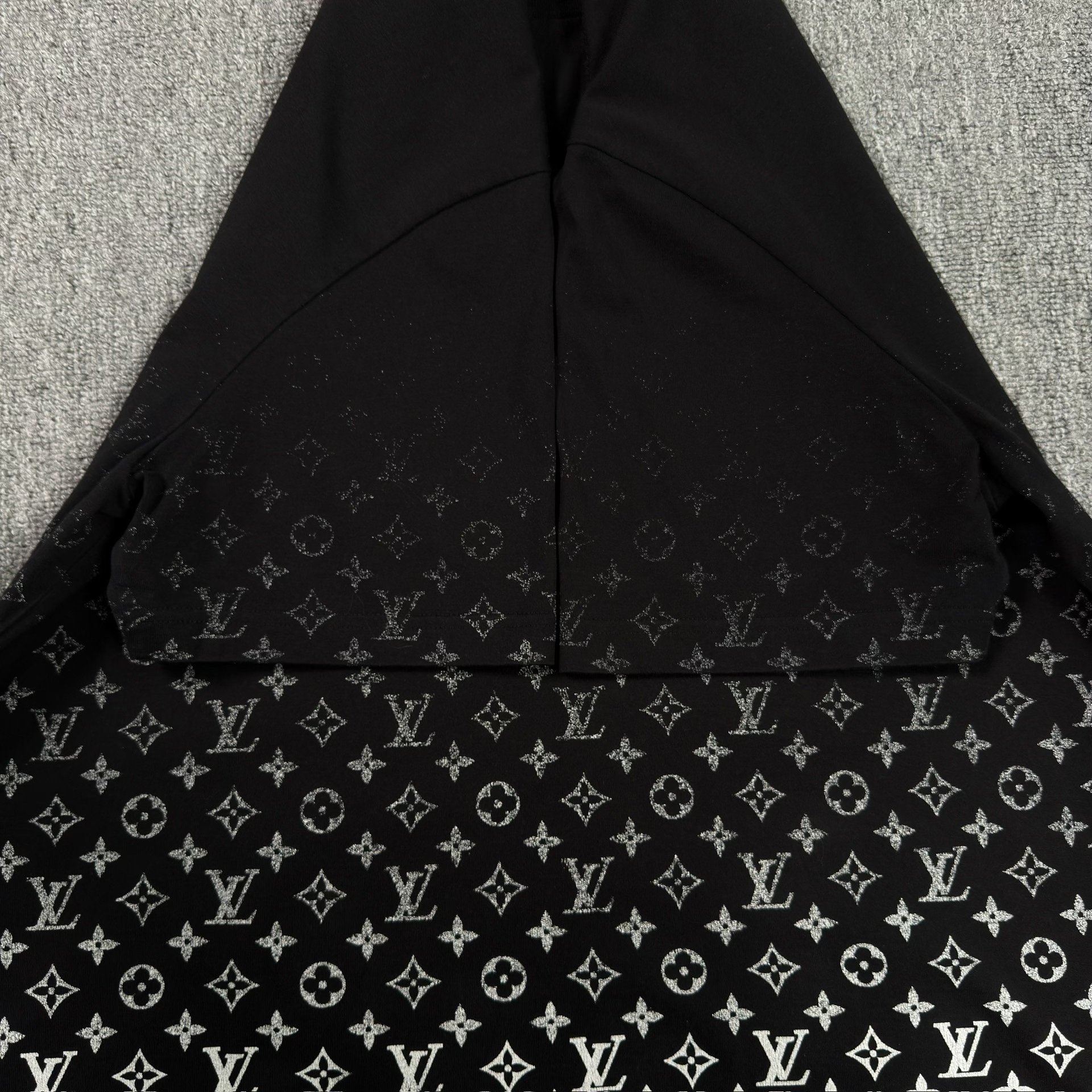 Louis Vuitton Gradient Monogram Black T-Shirt — back