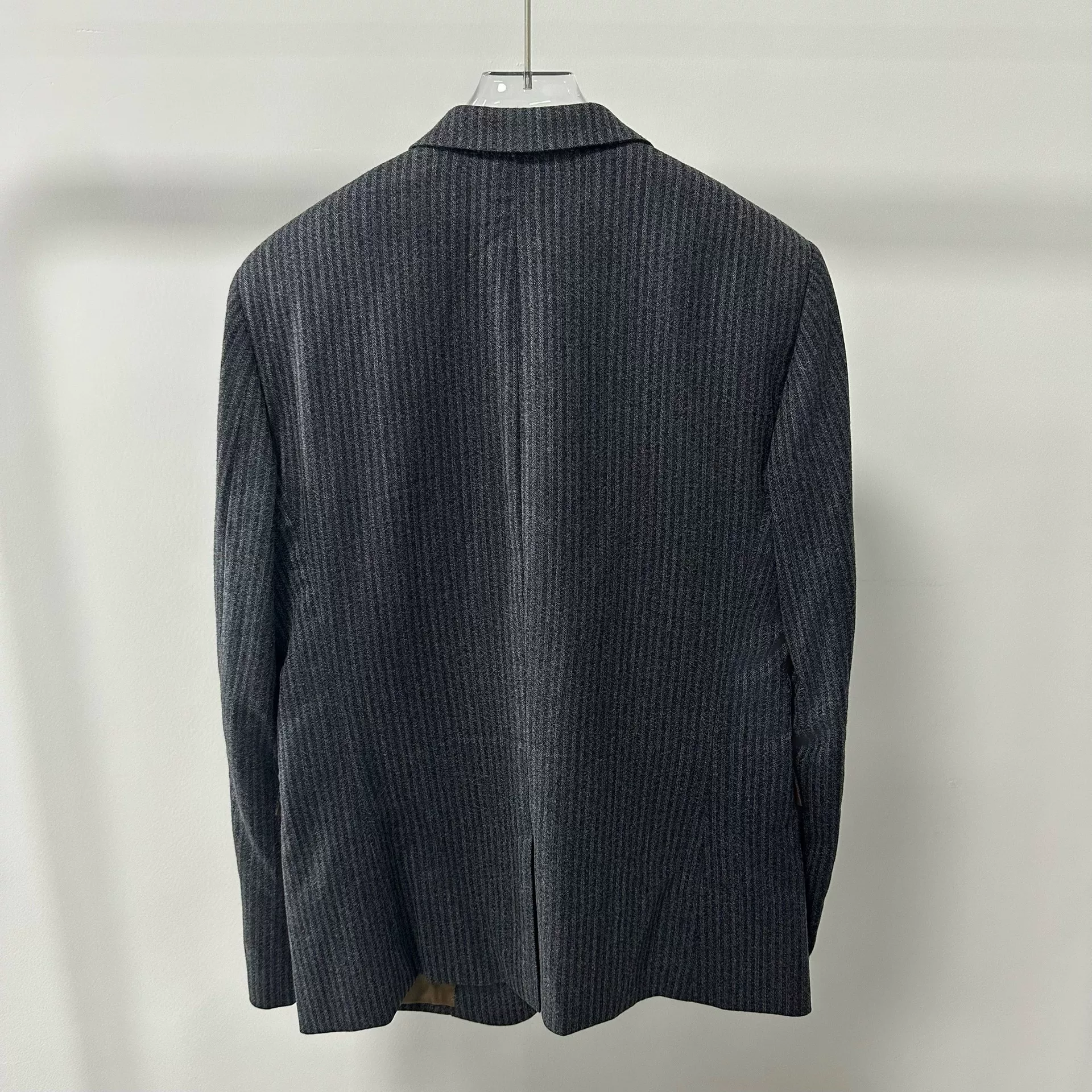 Dior Gray Herringbone Wool Suit — detail