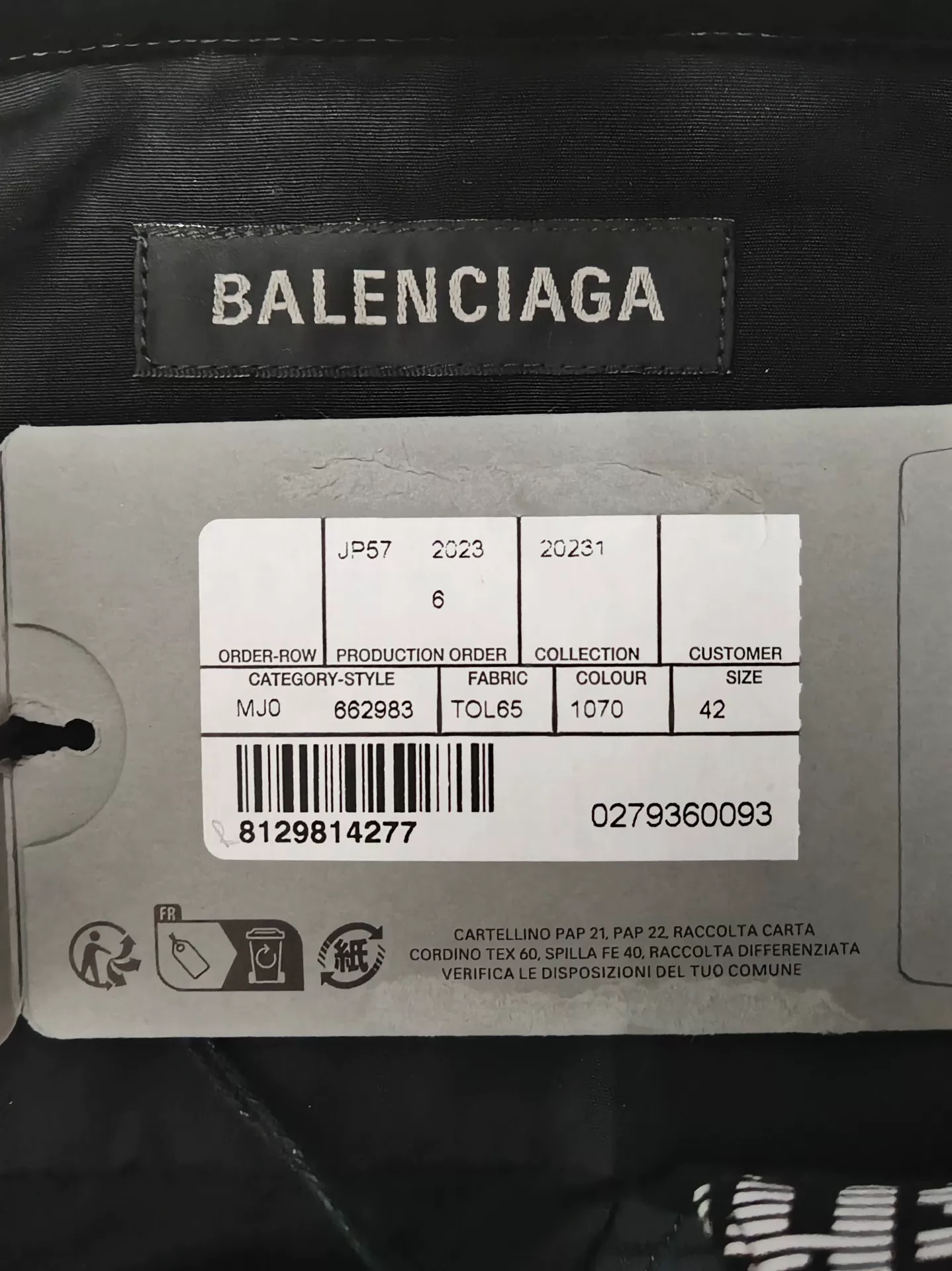Balenciaga 23SS Slogan Logo Long-Sleeve Shirt — label